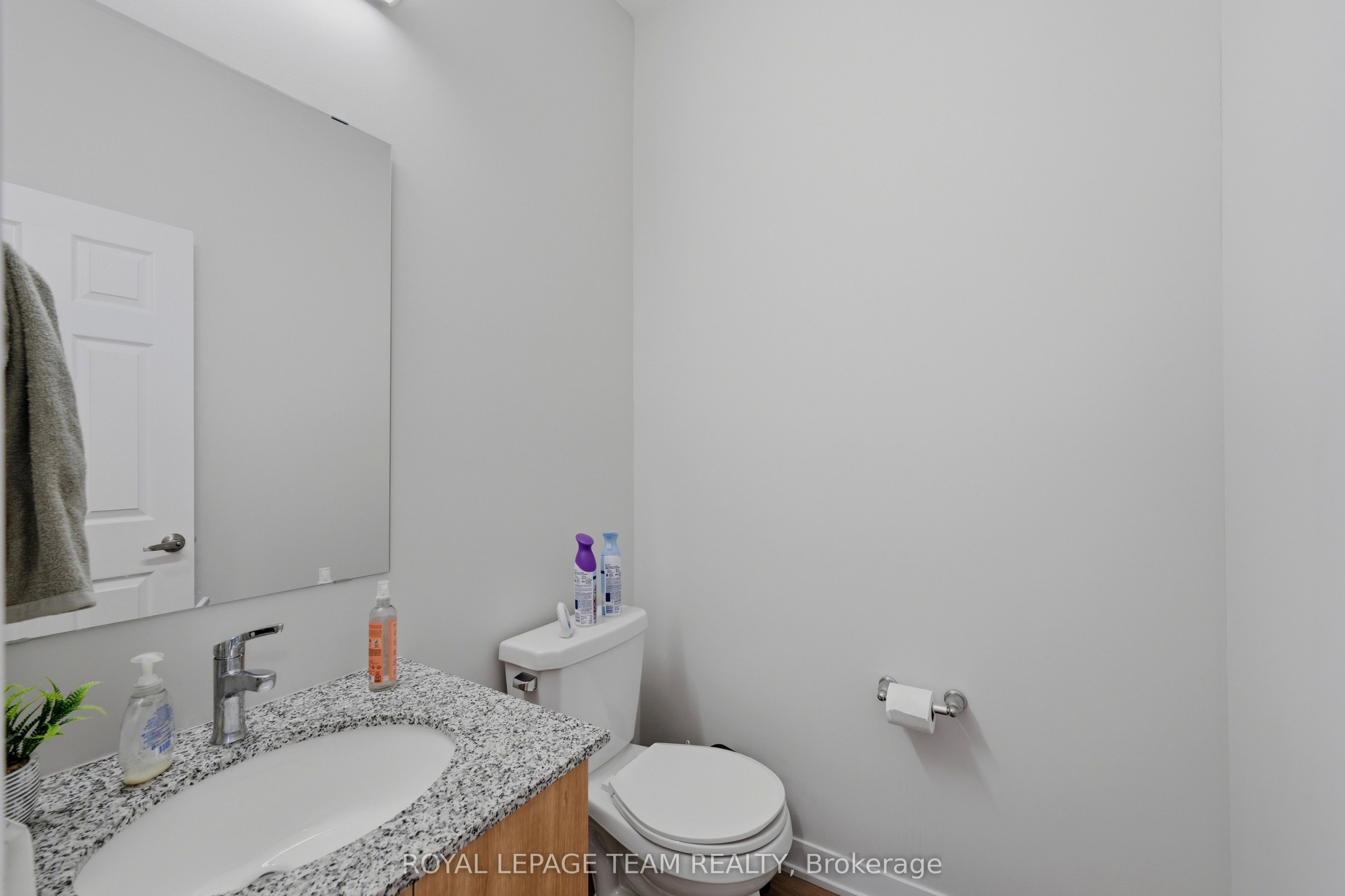 805 Utopie Private Property Photo 19