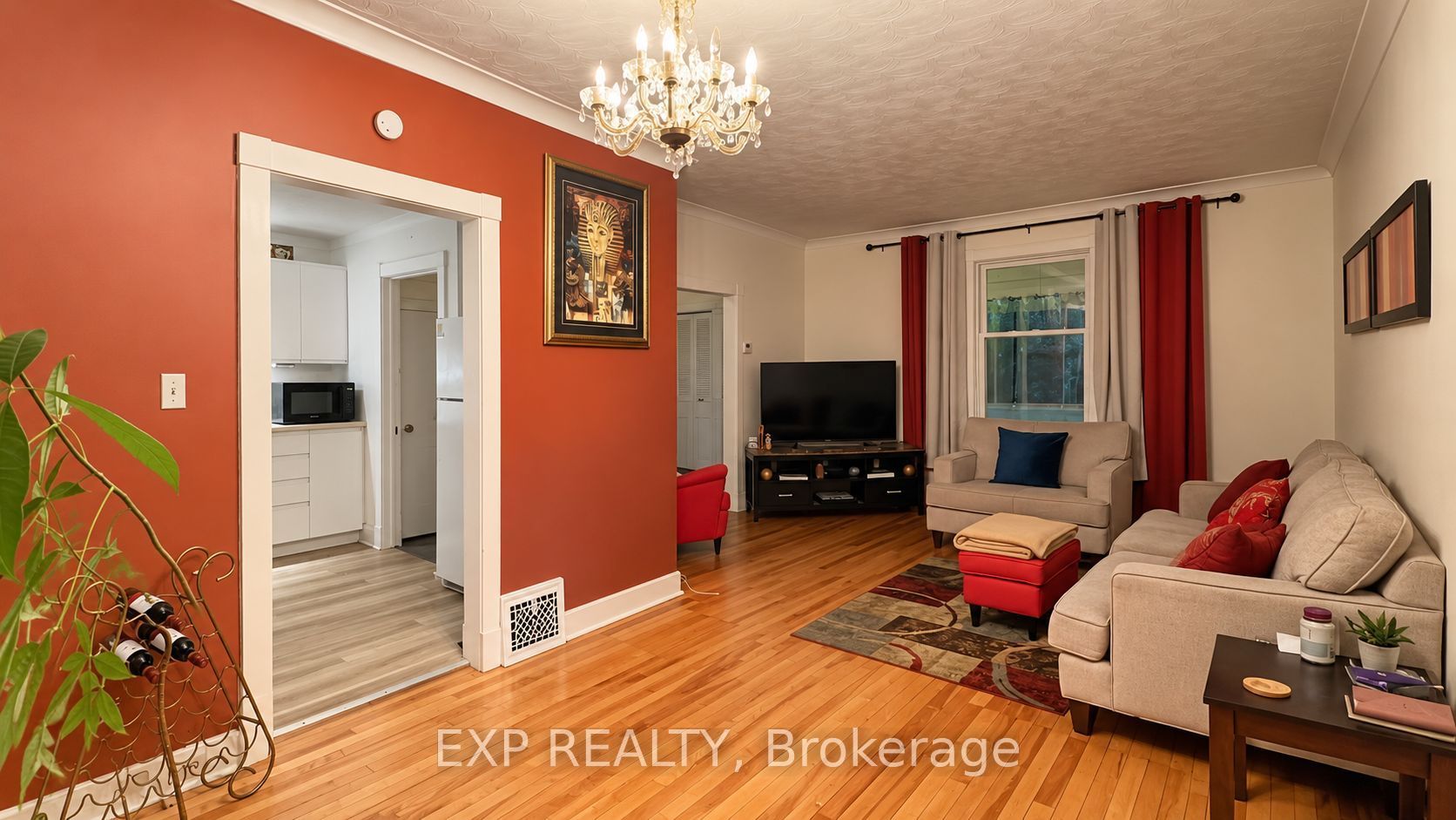 413 Marlborough Street N Property Photo 3