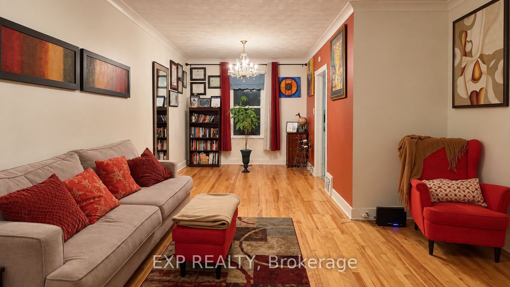 413 Marlborough Street N Property Photo 4