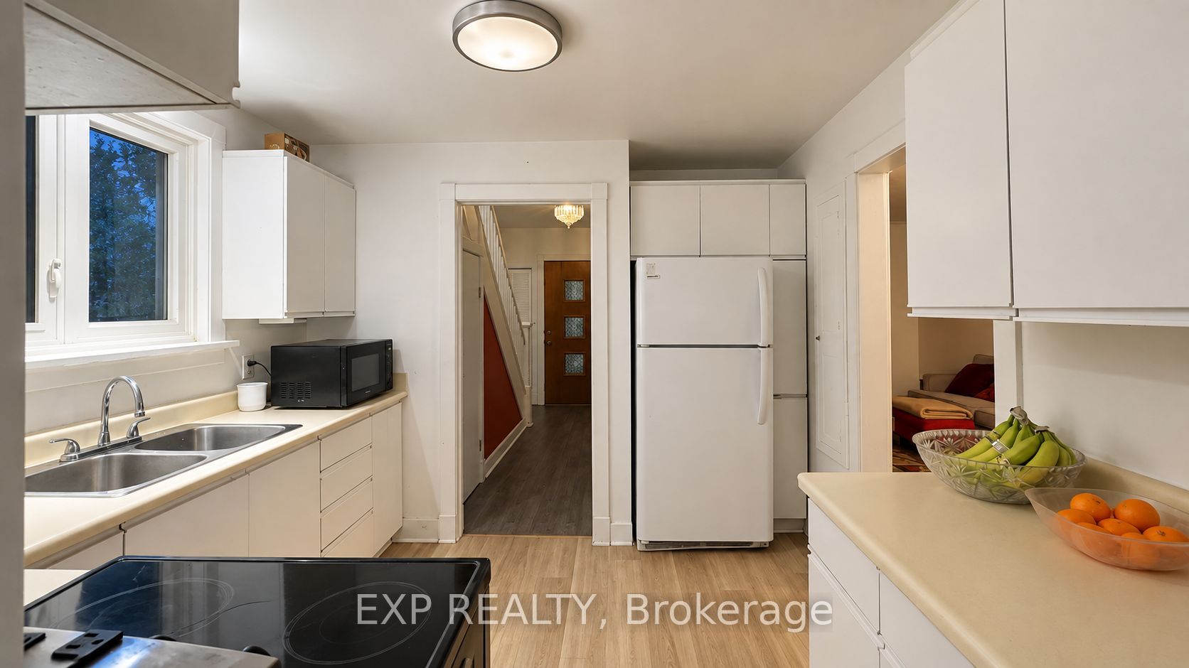 413 Marlborough Street N Property Photo 6