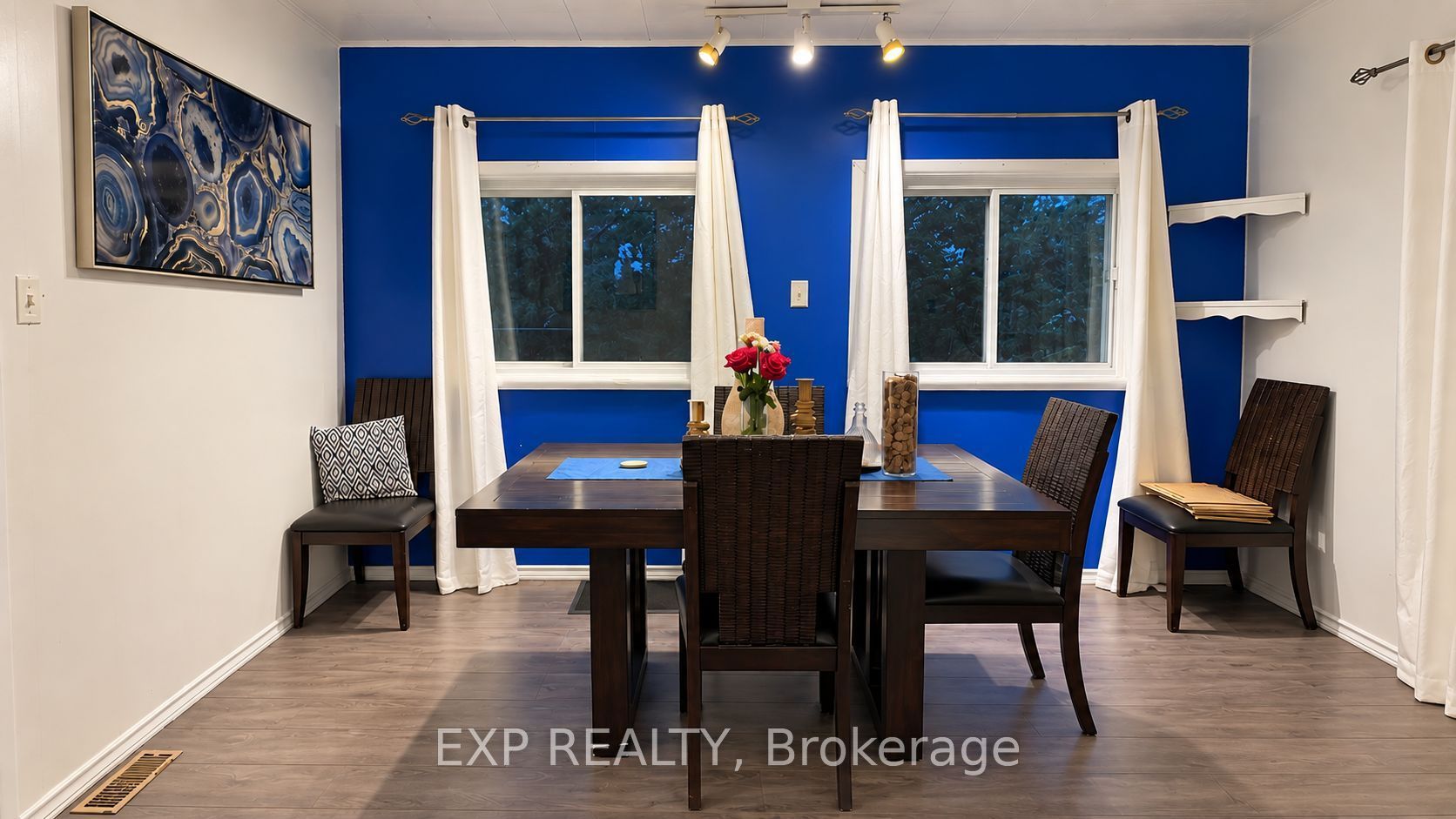 413 Marlborough Street N Property Photo 11