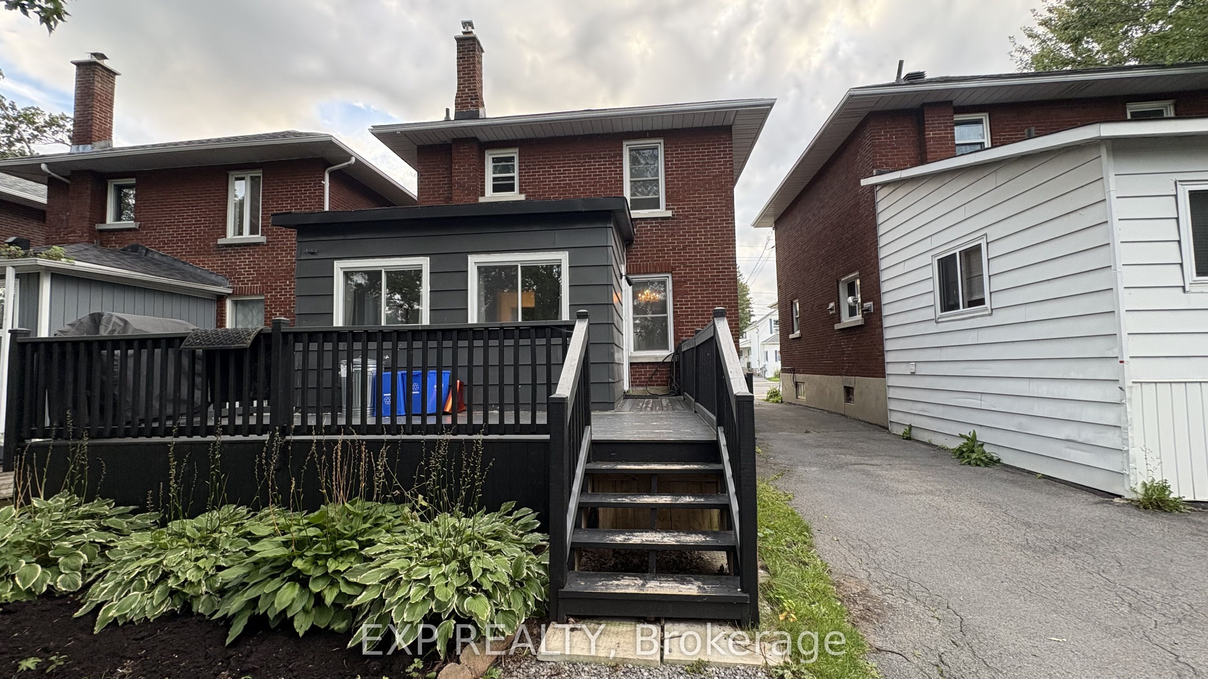 413 Marlborough Street N Property Photo 17
