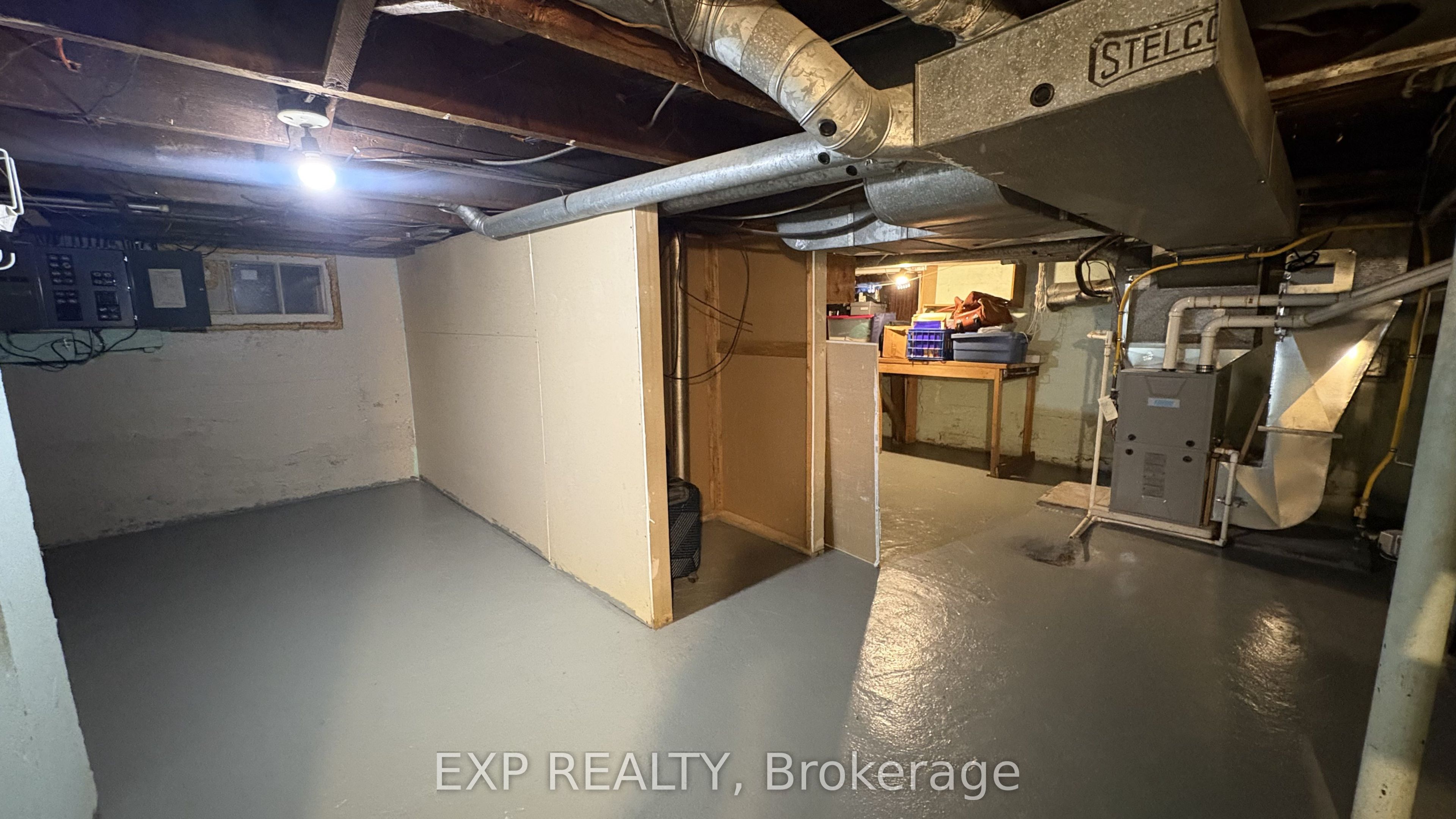 413 Marlborough Street N Property Photo 18
