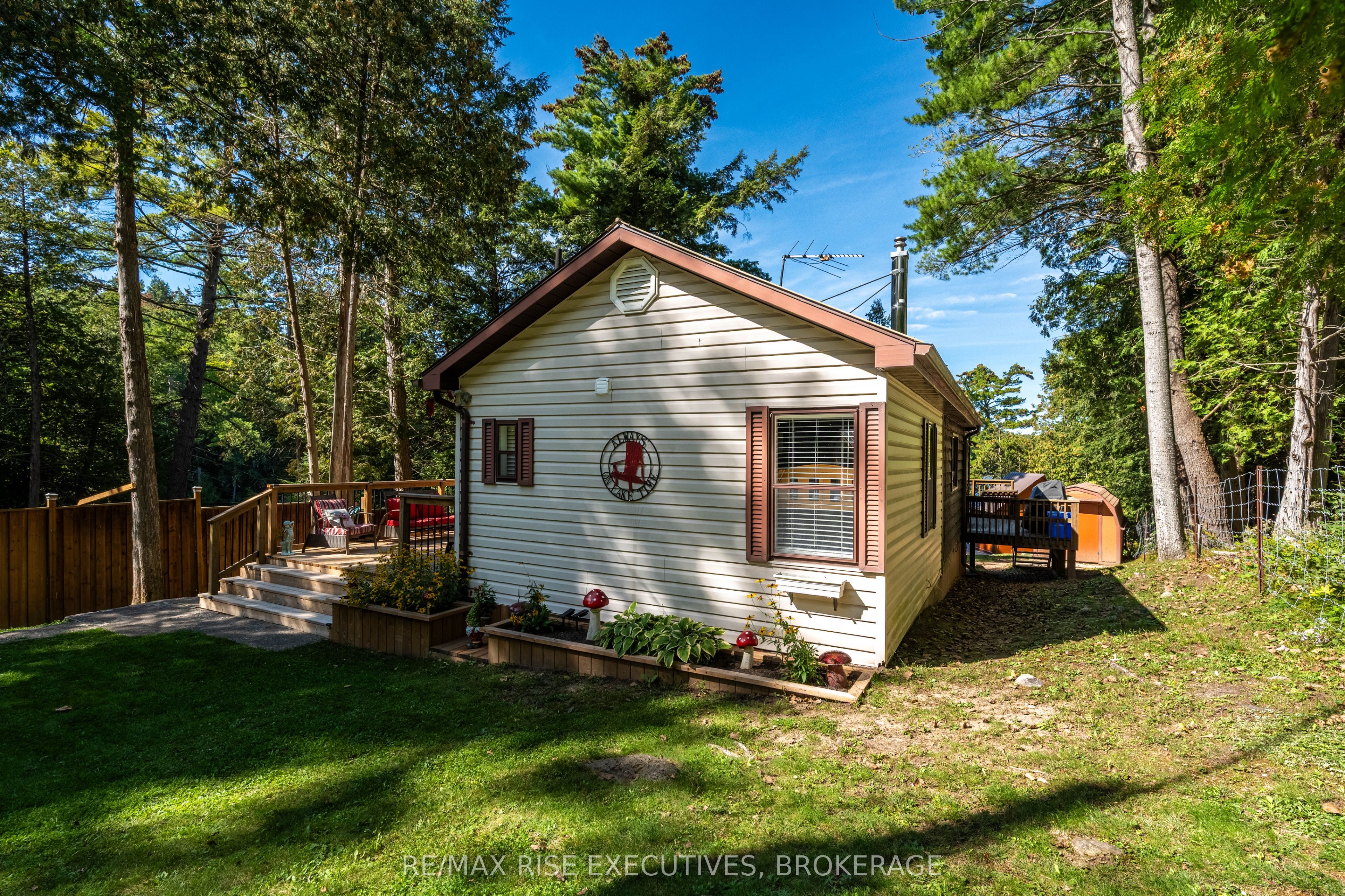 1123 Willys Lane Property Photo 4