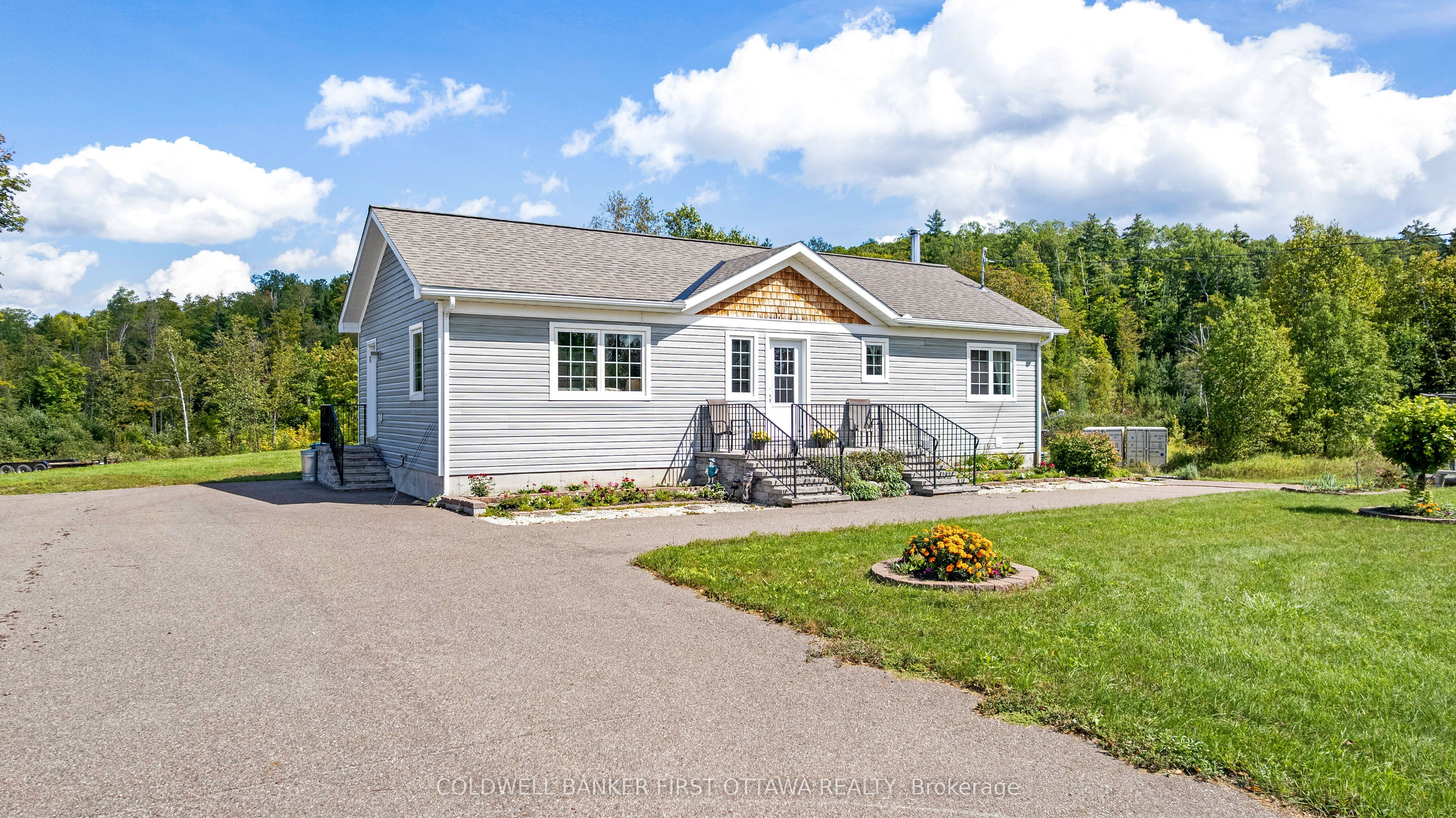 8688 Highway 511 Property Photo 1