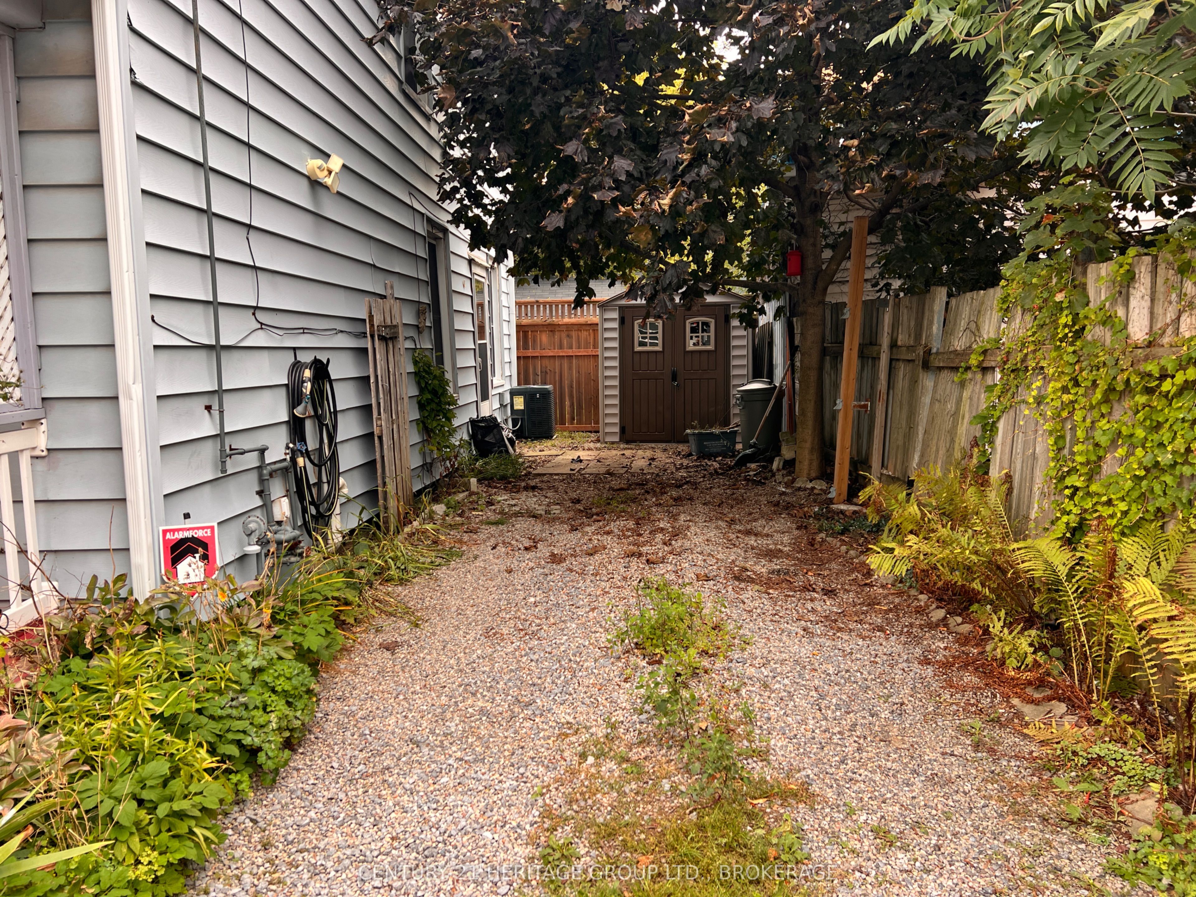 523 Bagot Street Property Photo 3