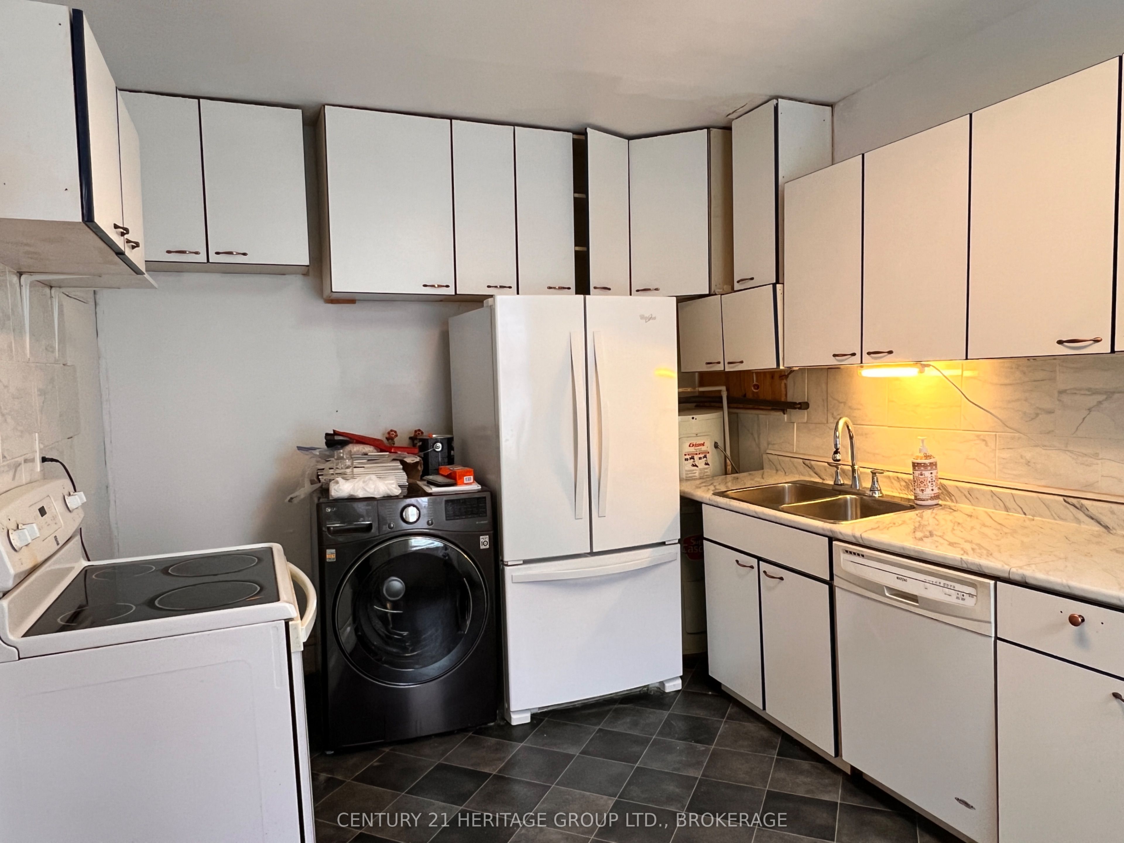 523 Bagot Street Property Photo 11