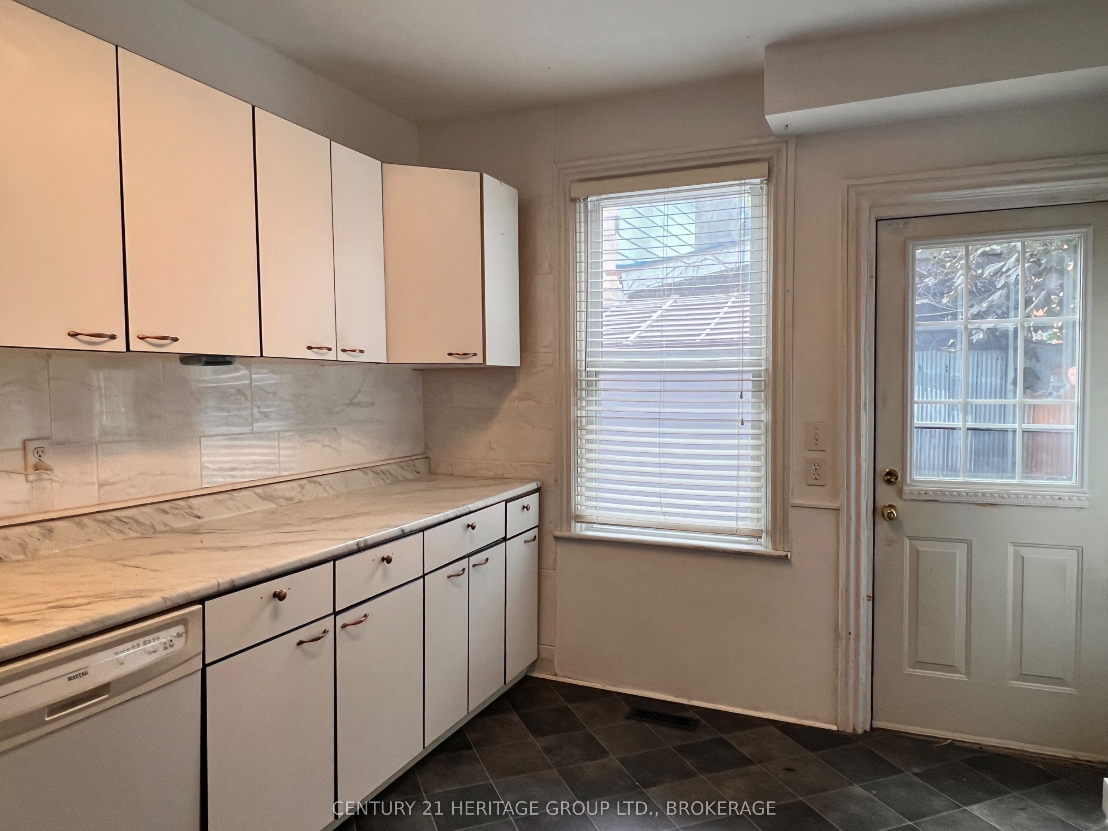 523 Bagot Street Property Photo 12