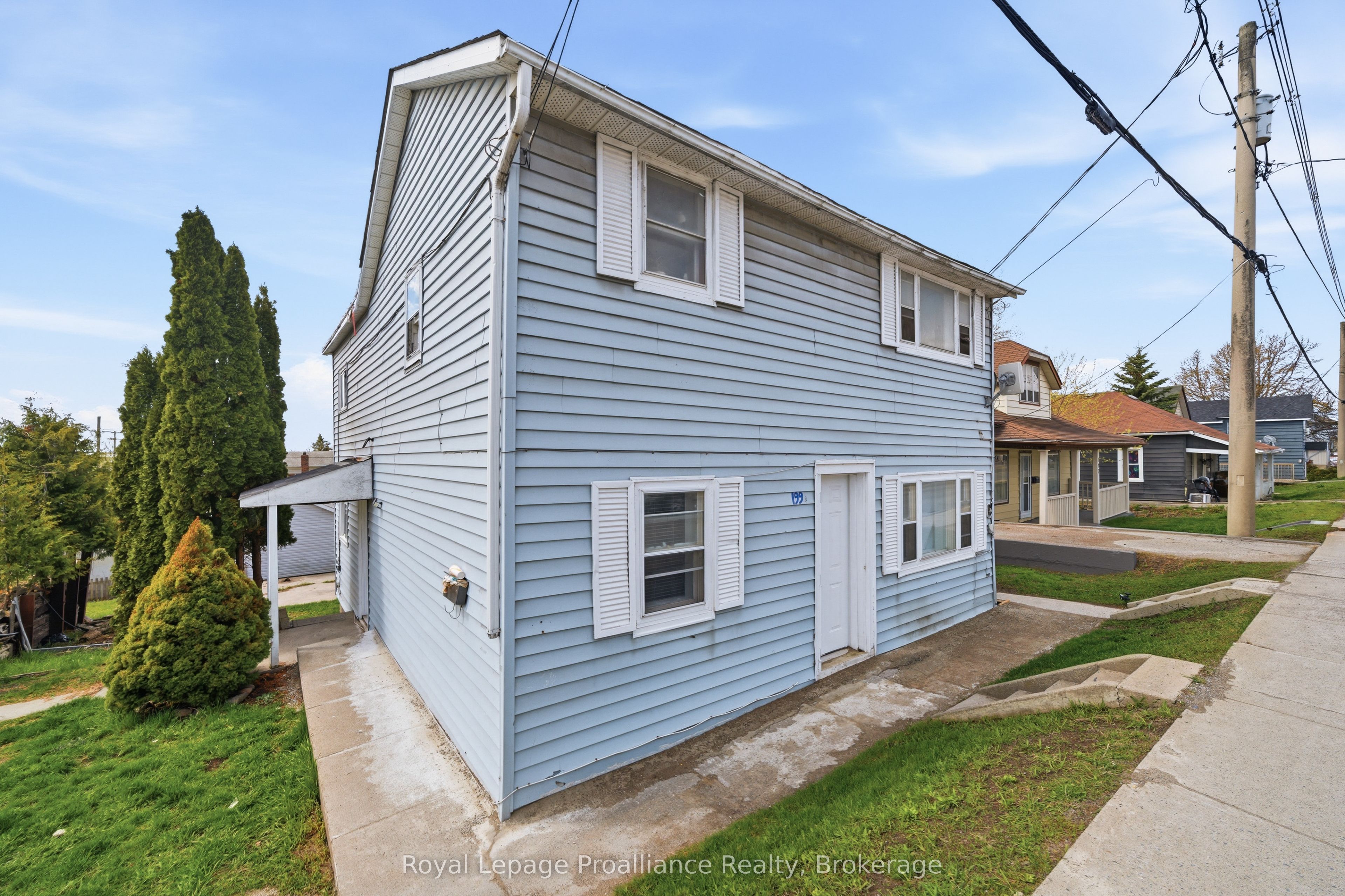 199 Dundas Street E Property Photo 1