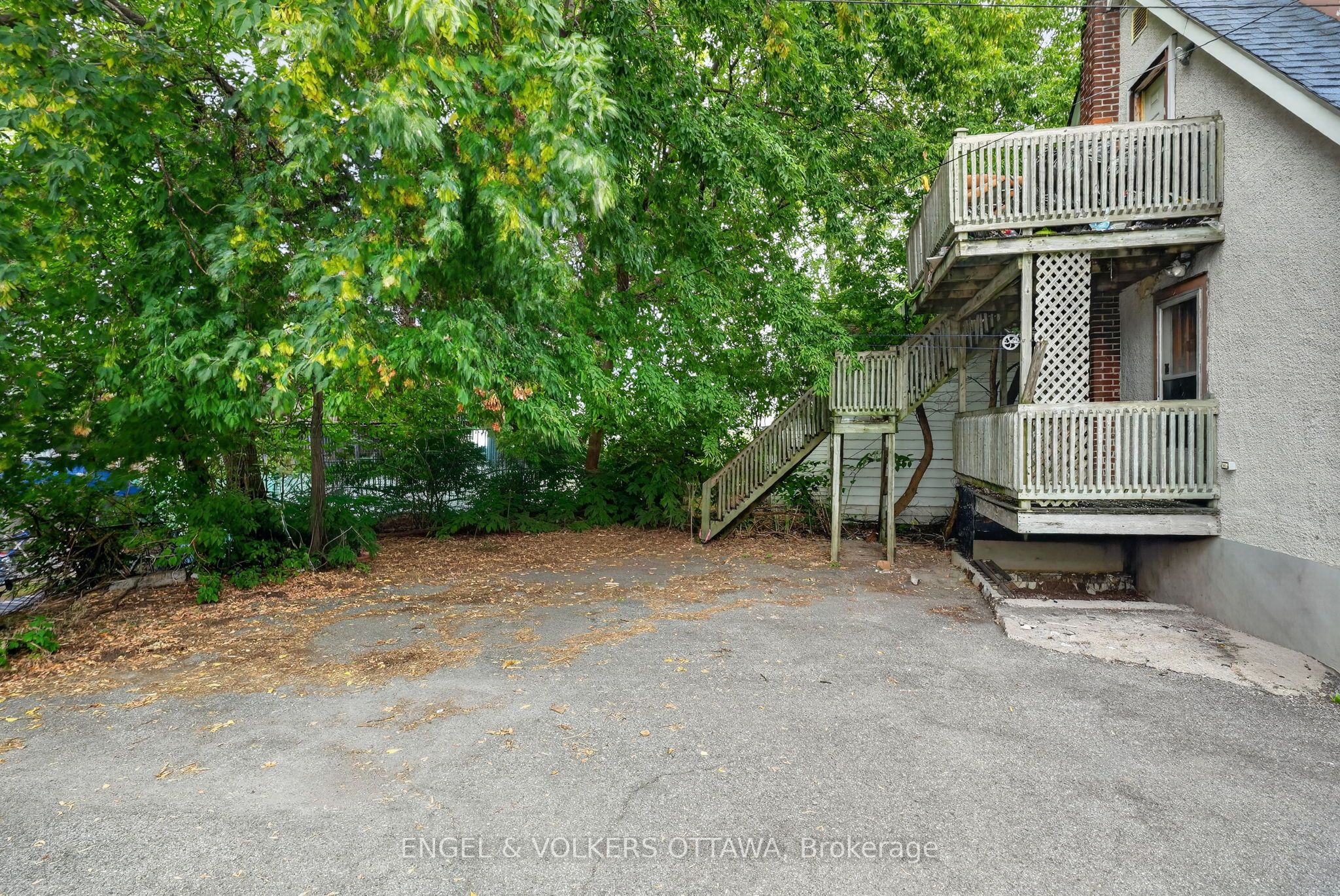 193 Deschamps Avenue Property Photo 5