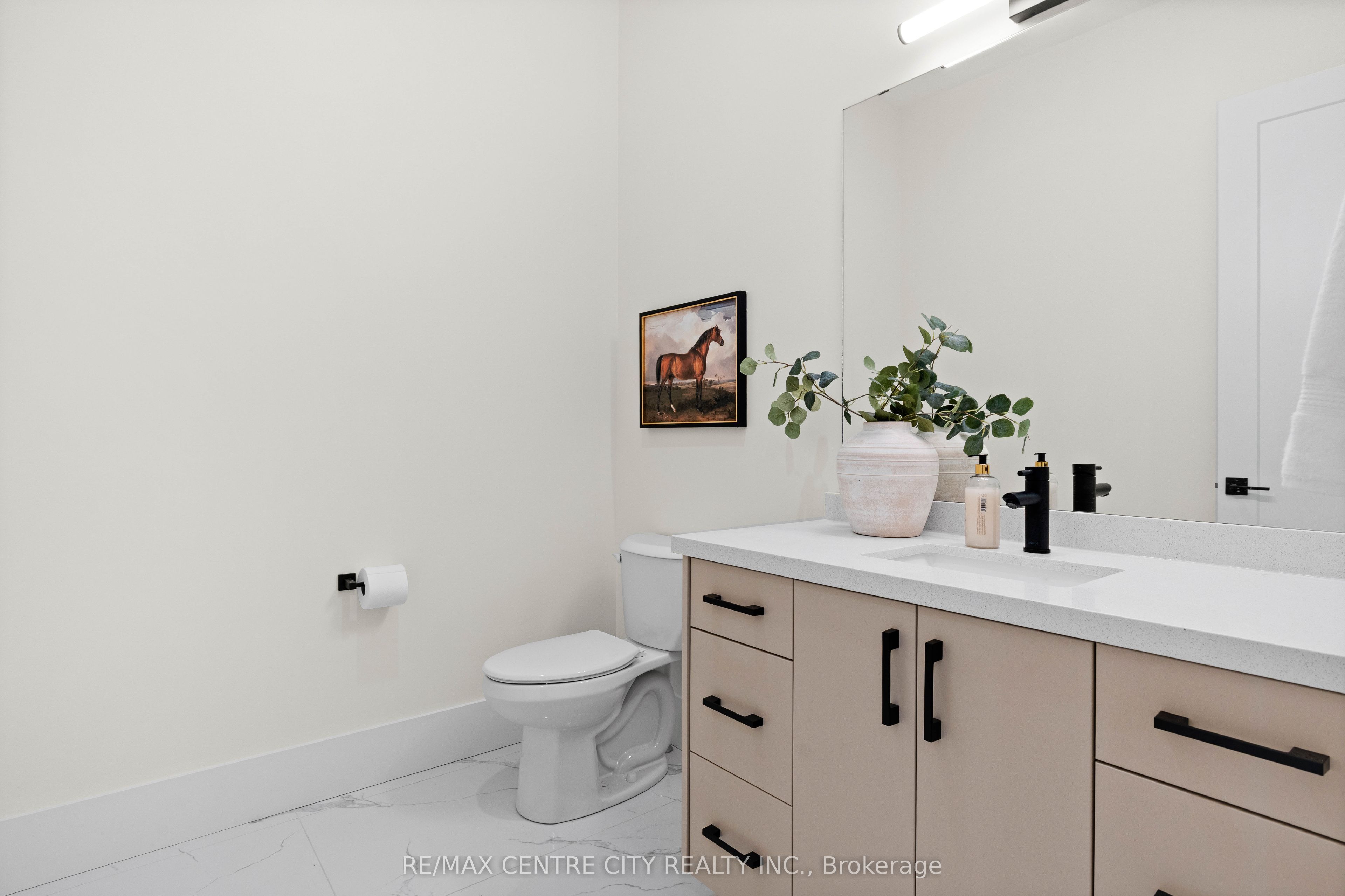 53900 Heritage Line Property Photo 21