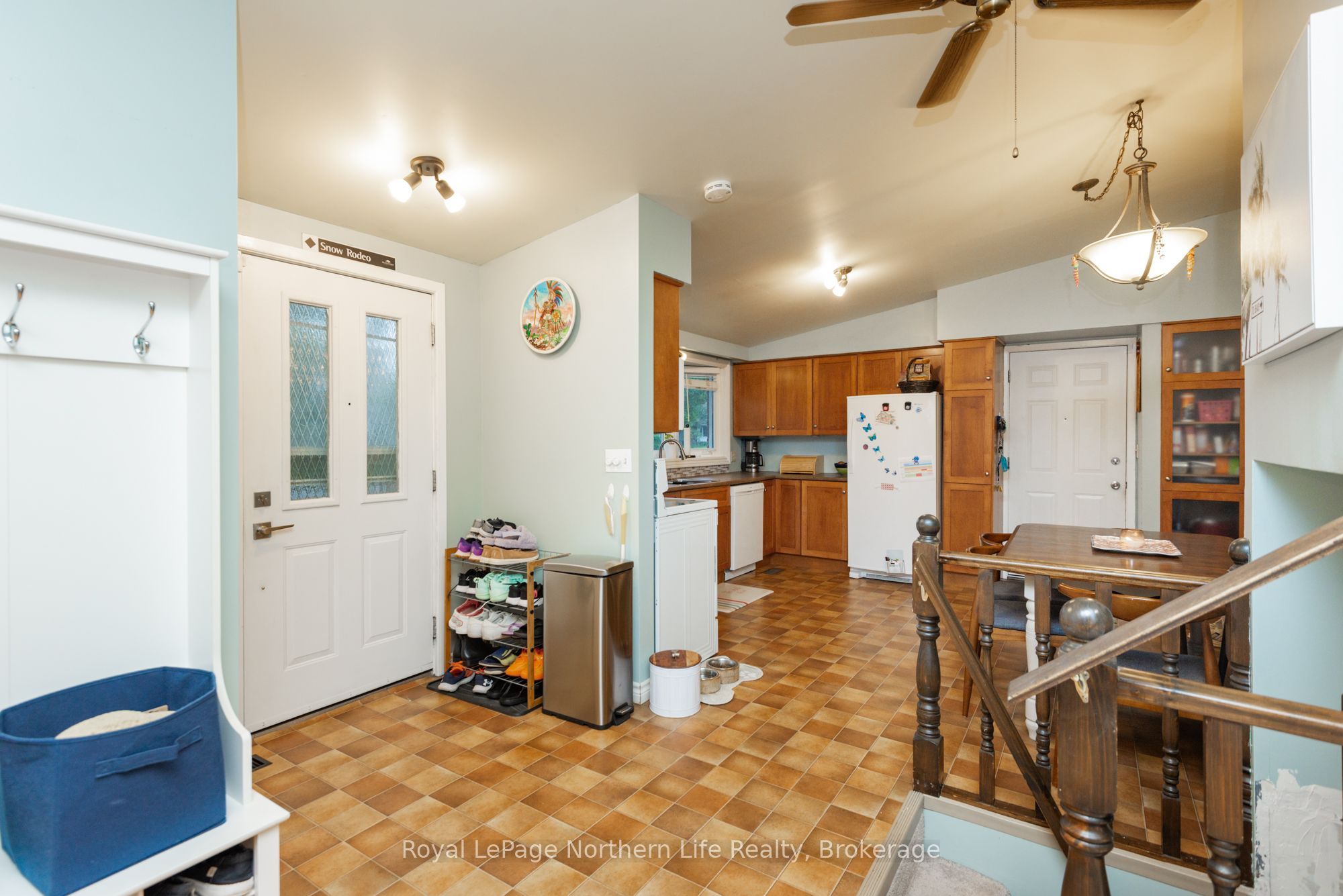 763 Eastwood Avenue Property Photo 3