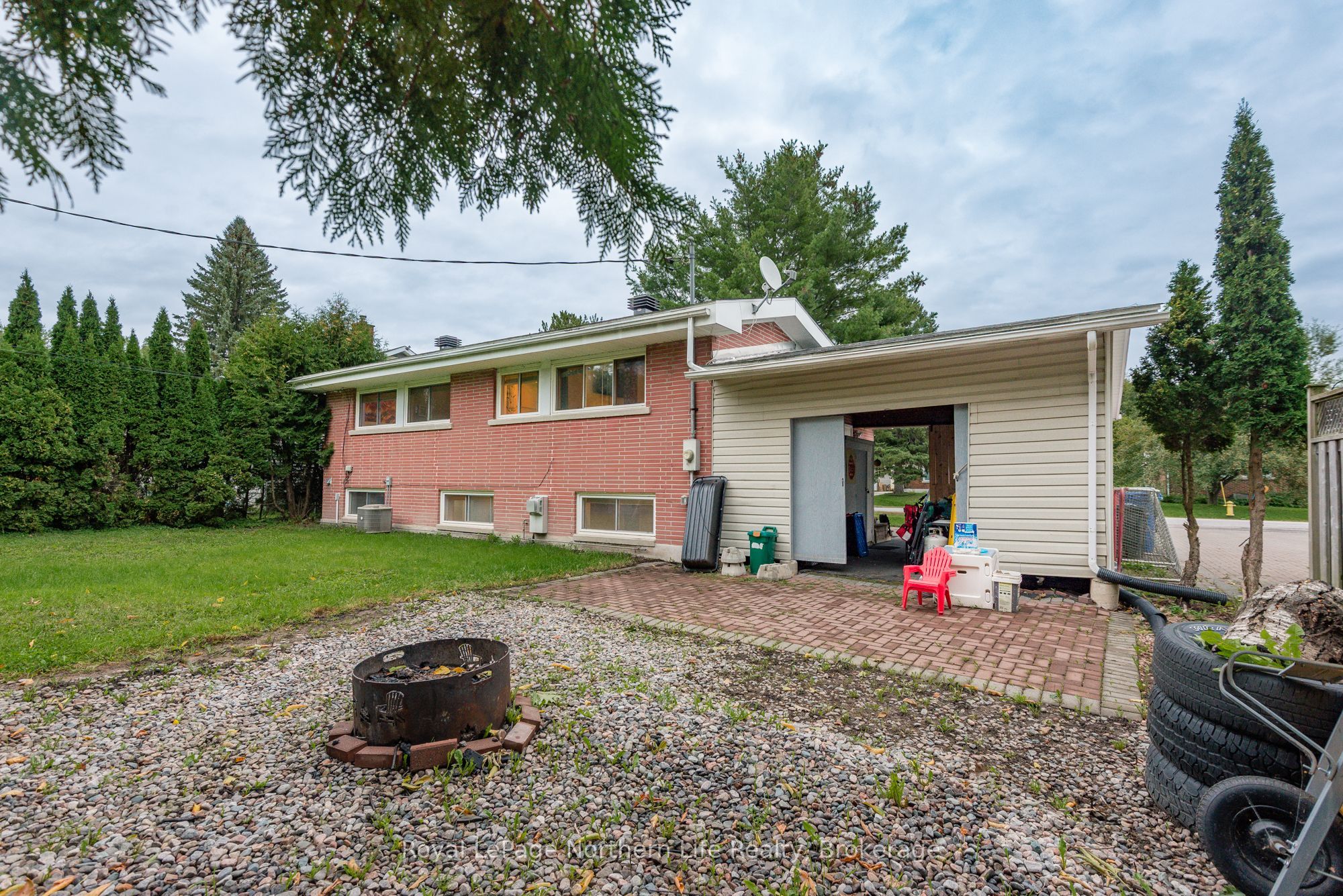 763 Eastwood Avenue Property Photo 37