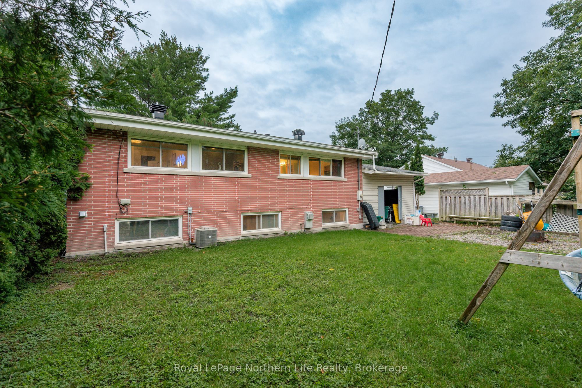 763 Eastwood Avenue Property Photo 39