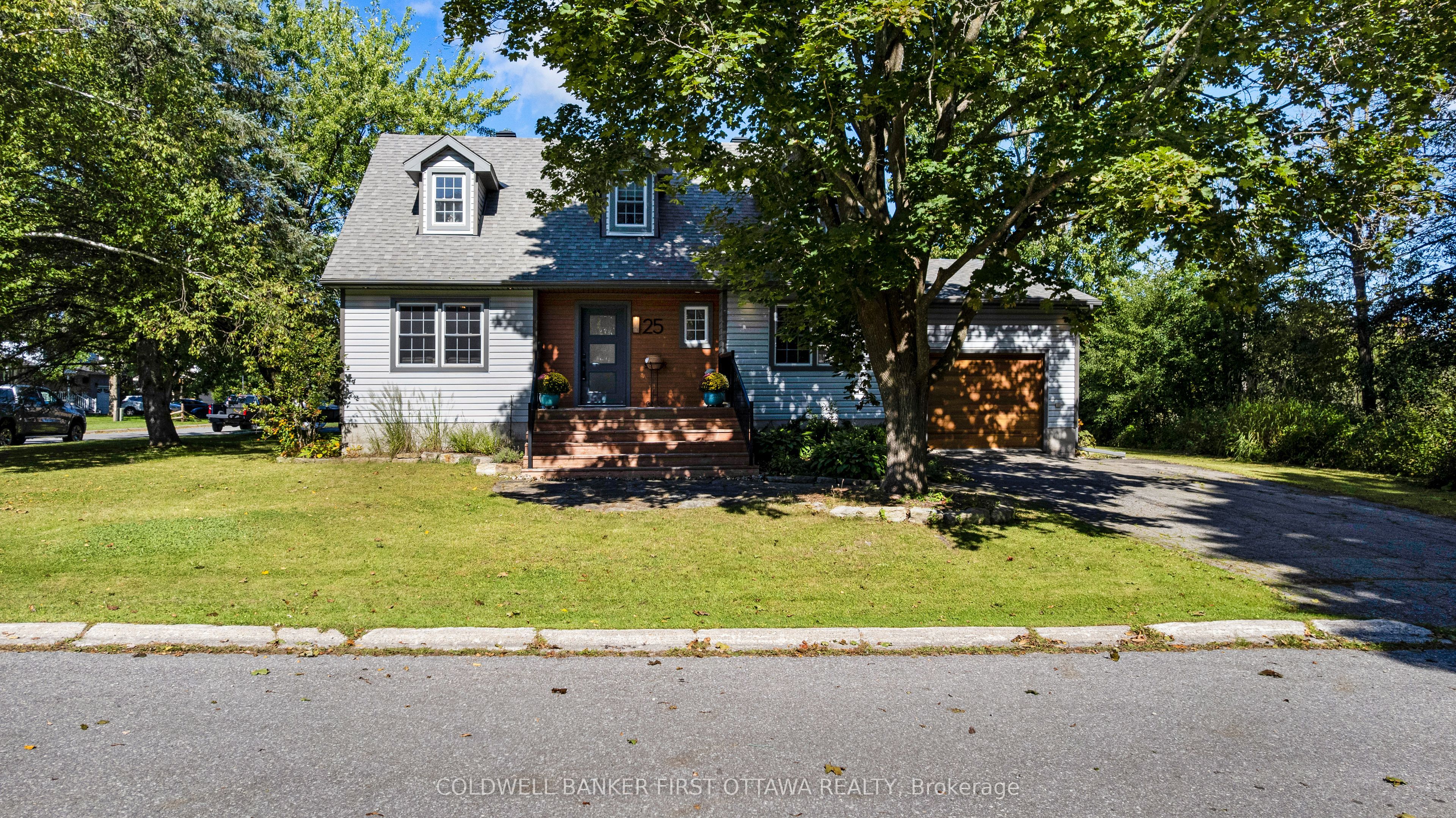 25 Robert Road Property Photo 1