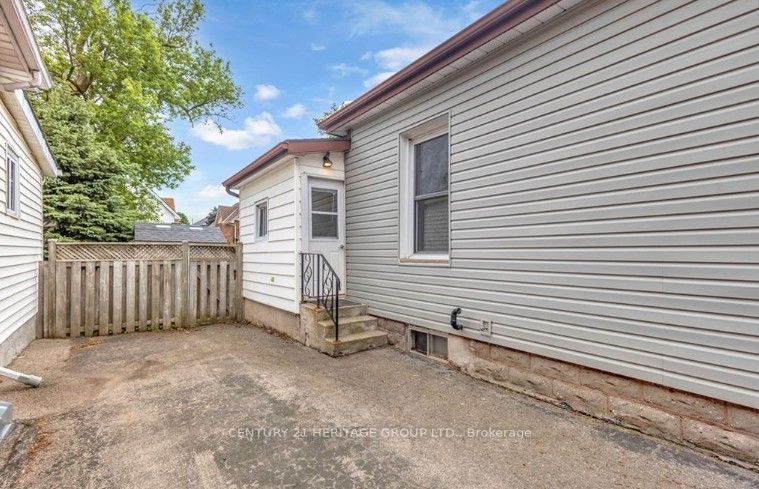 16 Ruth Street Property Photo 25