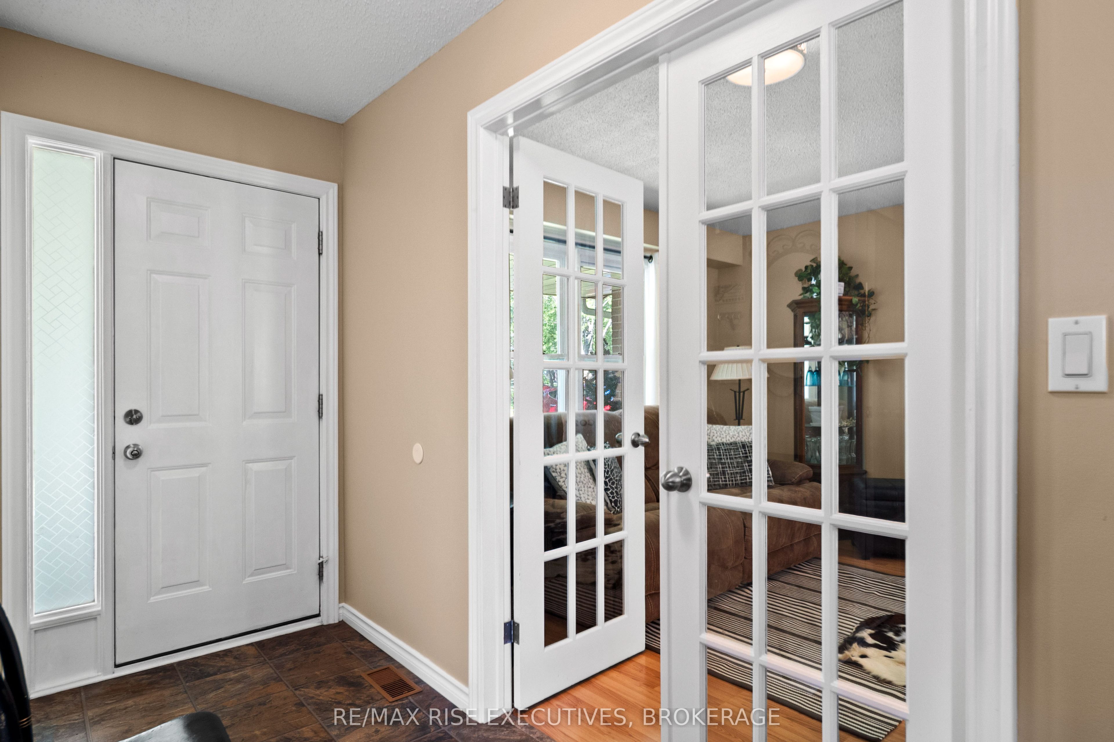 149 Grenadier Drive Property Photo 4