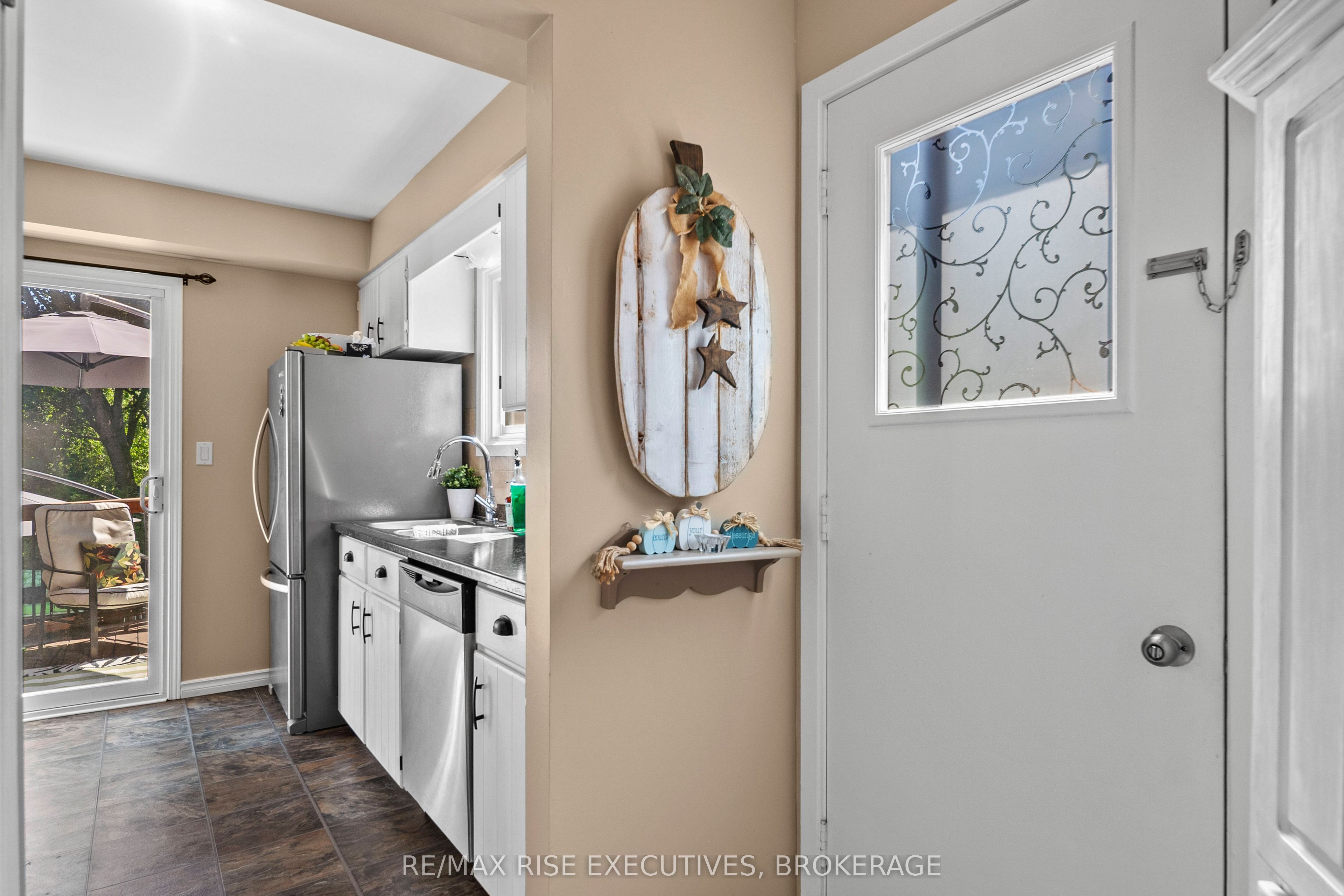 149 Grenadier Drive Property Photo 16