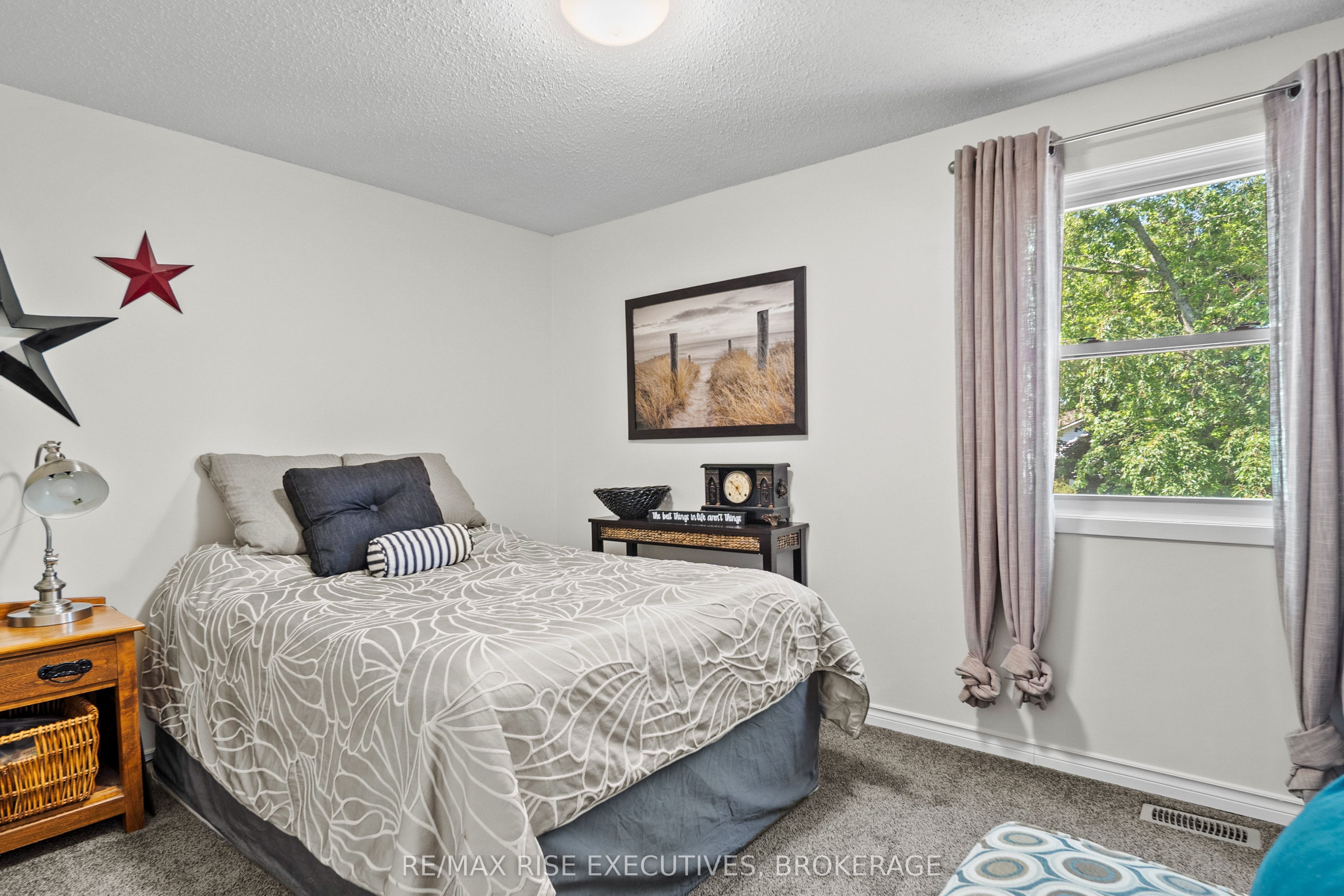 149 Grenadier Drive Property Photo 22