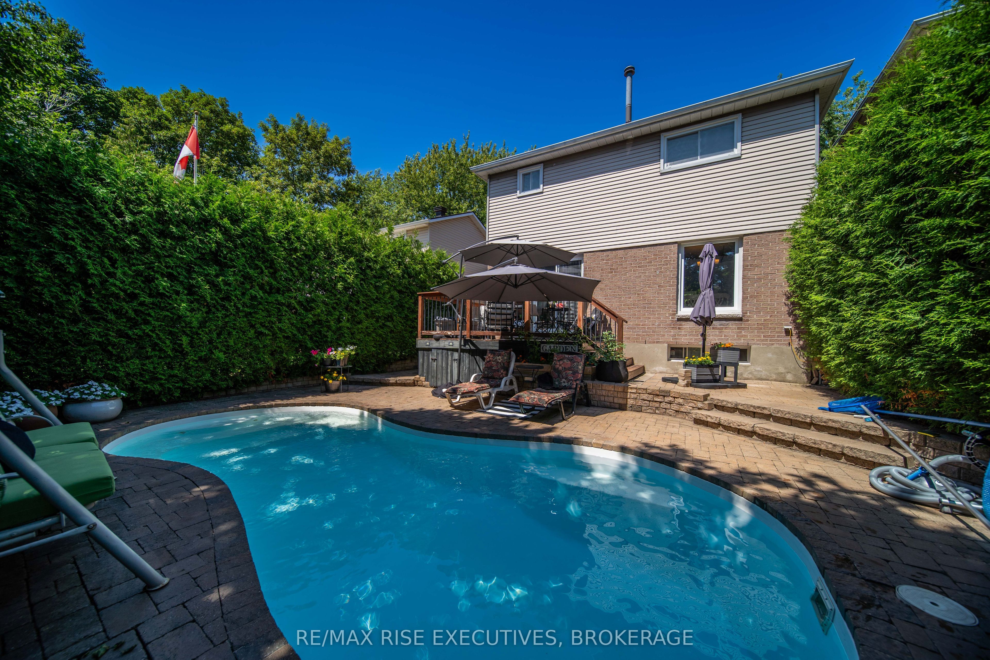 149 Grenadier Drive Property Photo 34