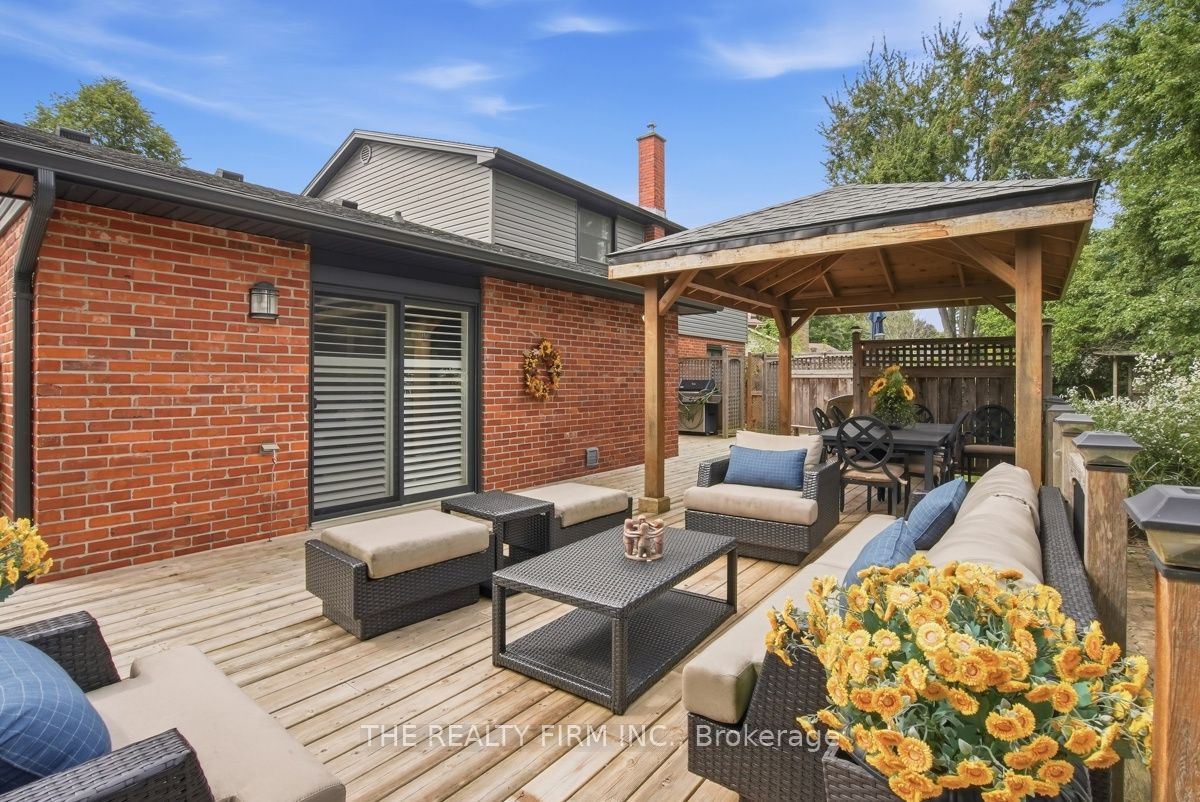 40 Leland Place Property Photo 32