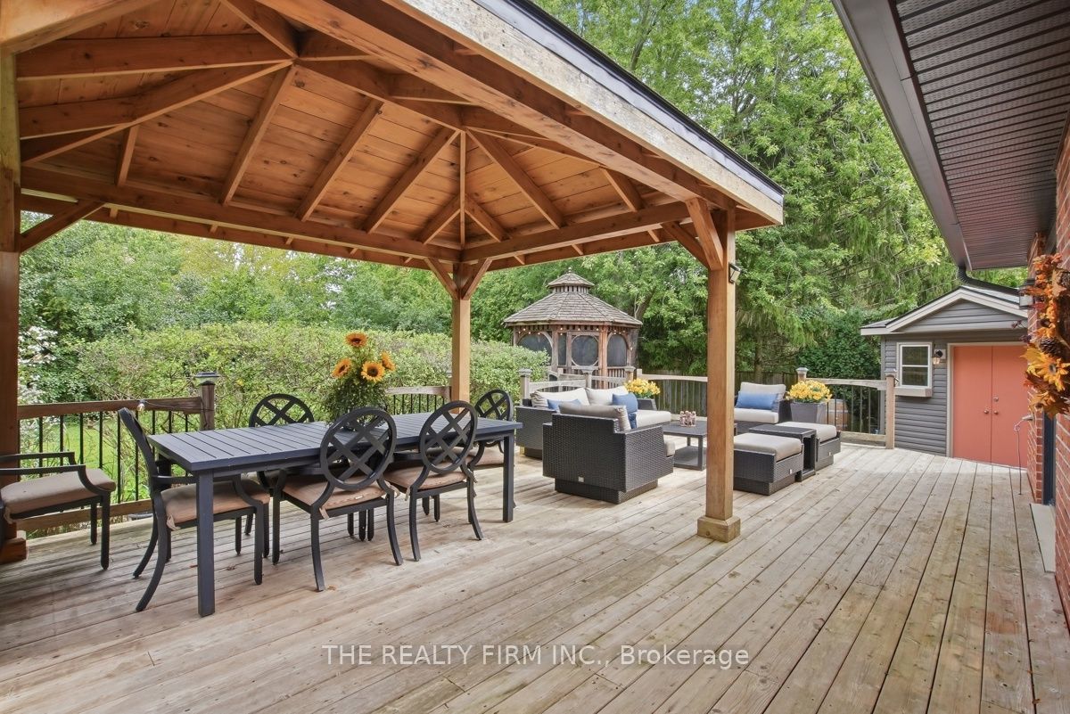 40 Leland Place Property Photo 35