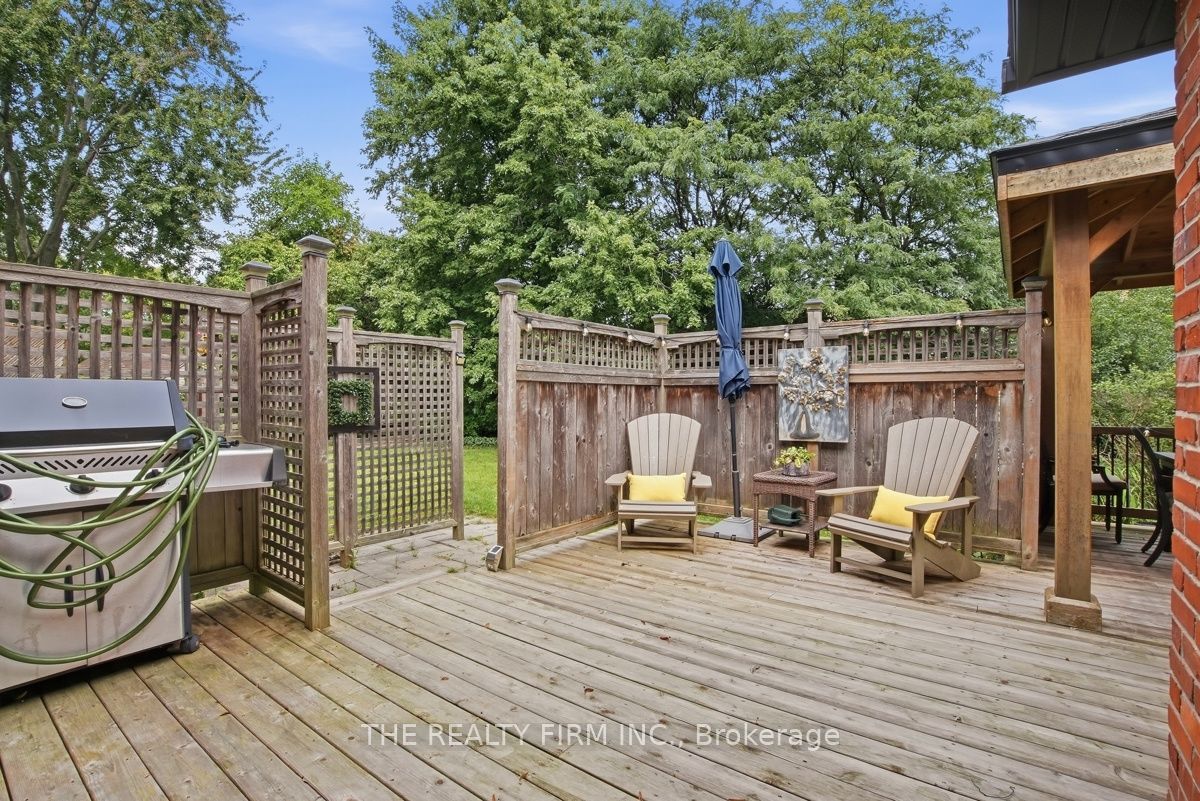 40 Leland Place Property Photo 36