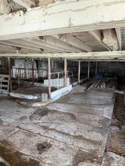 381 Squire Road Property Photo 6