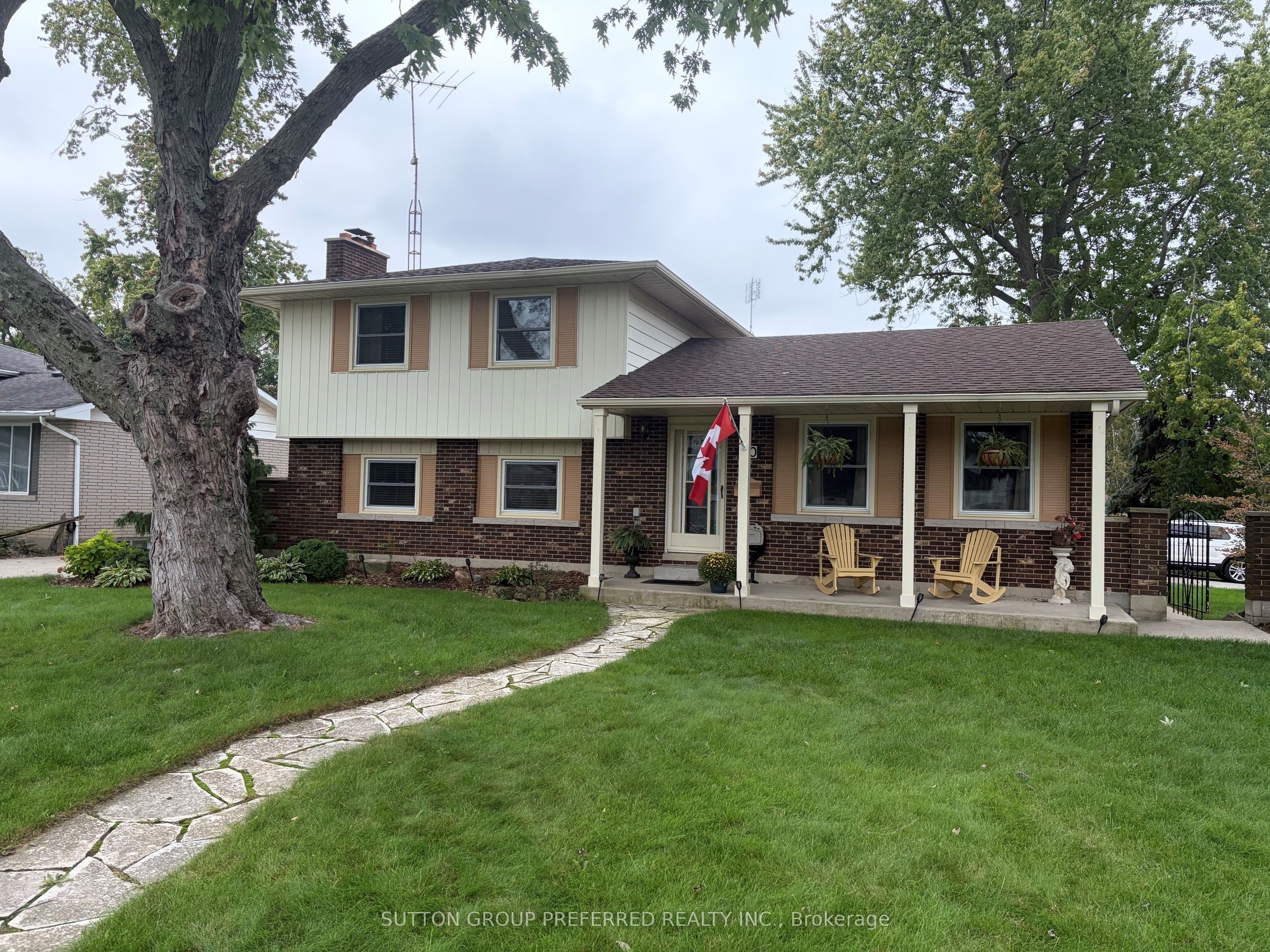 20 Cedarwoods Crescent Property Photo 1