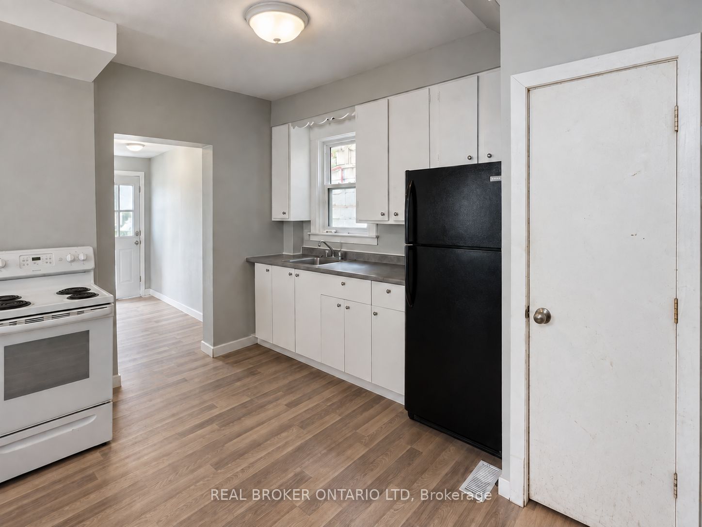 31 Myrtle Street Property Photo 4
