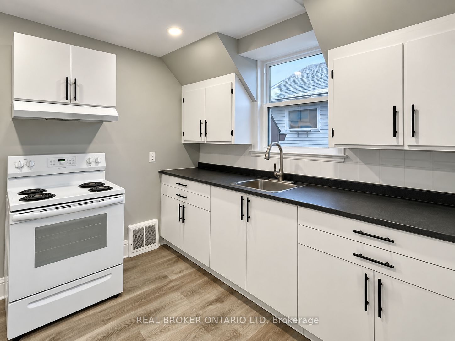 31 Myrtle Street Property Photo 9