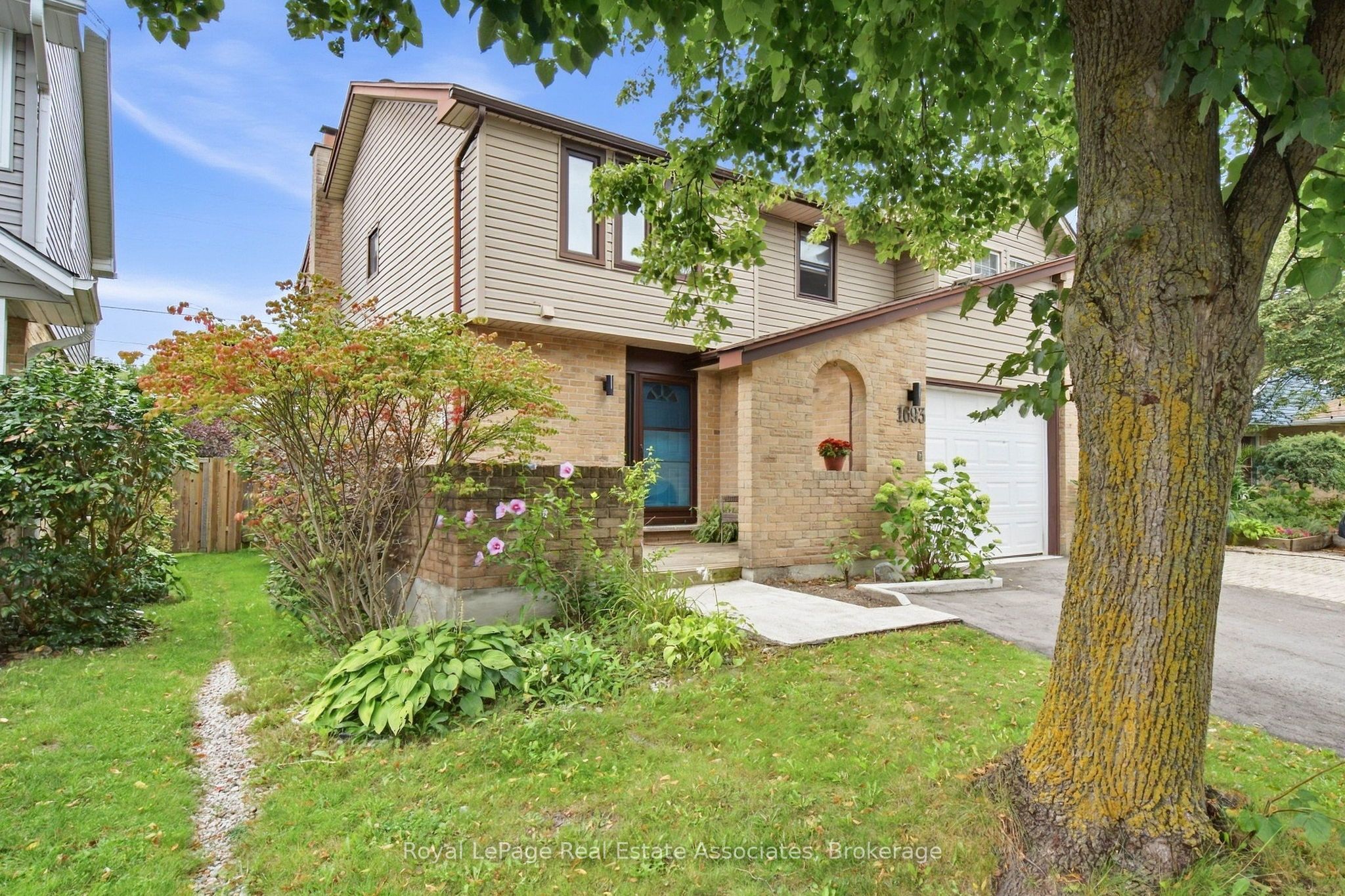 1693 Attawandaron Road Property Photo 3