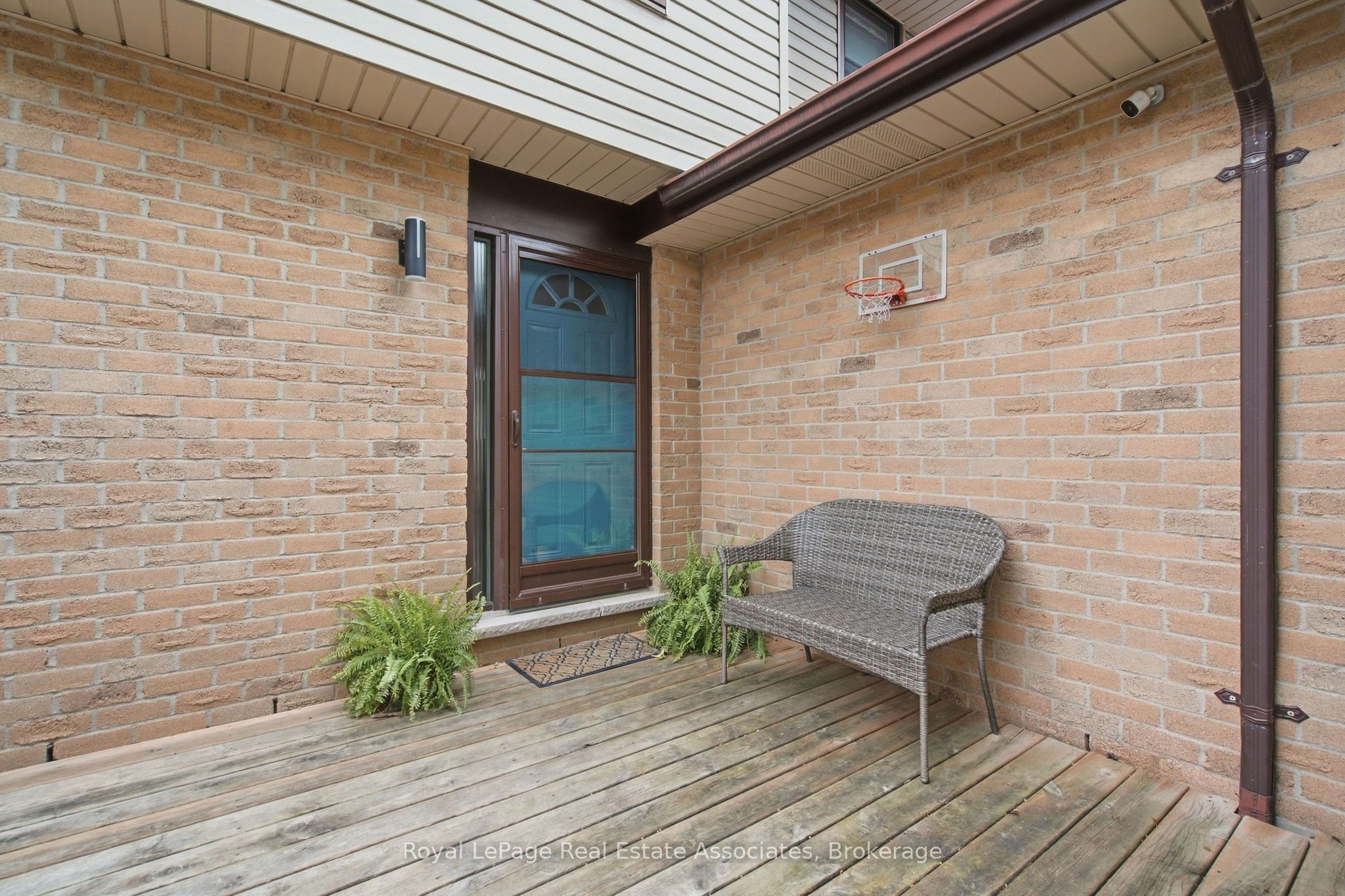 1693 Attawandaron Road Property Photo 5