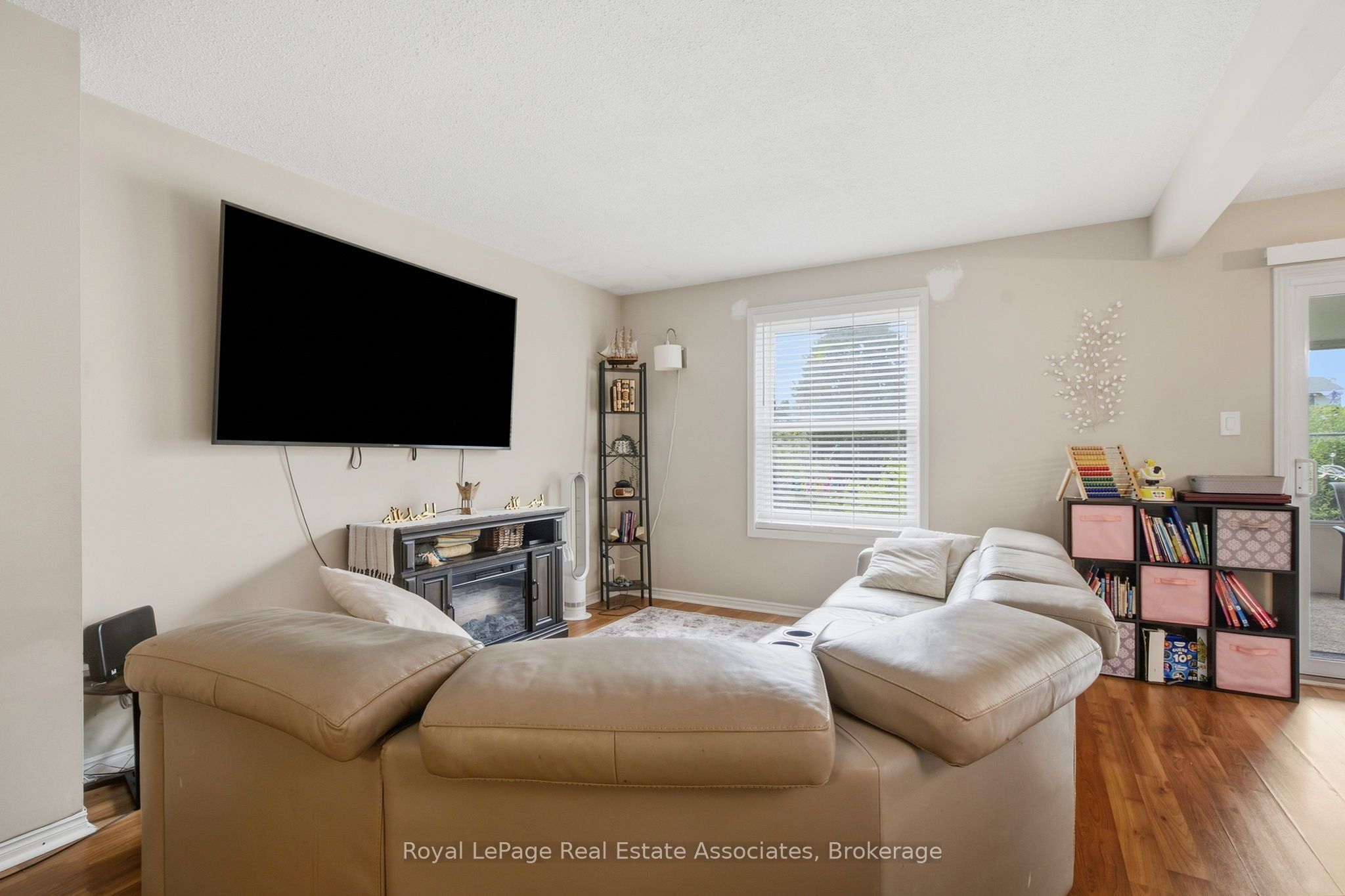 1693 Attawandaron Road Property Photo 8