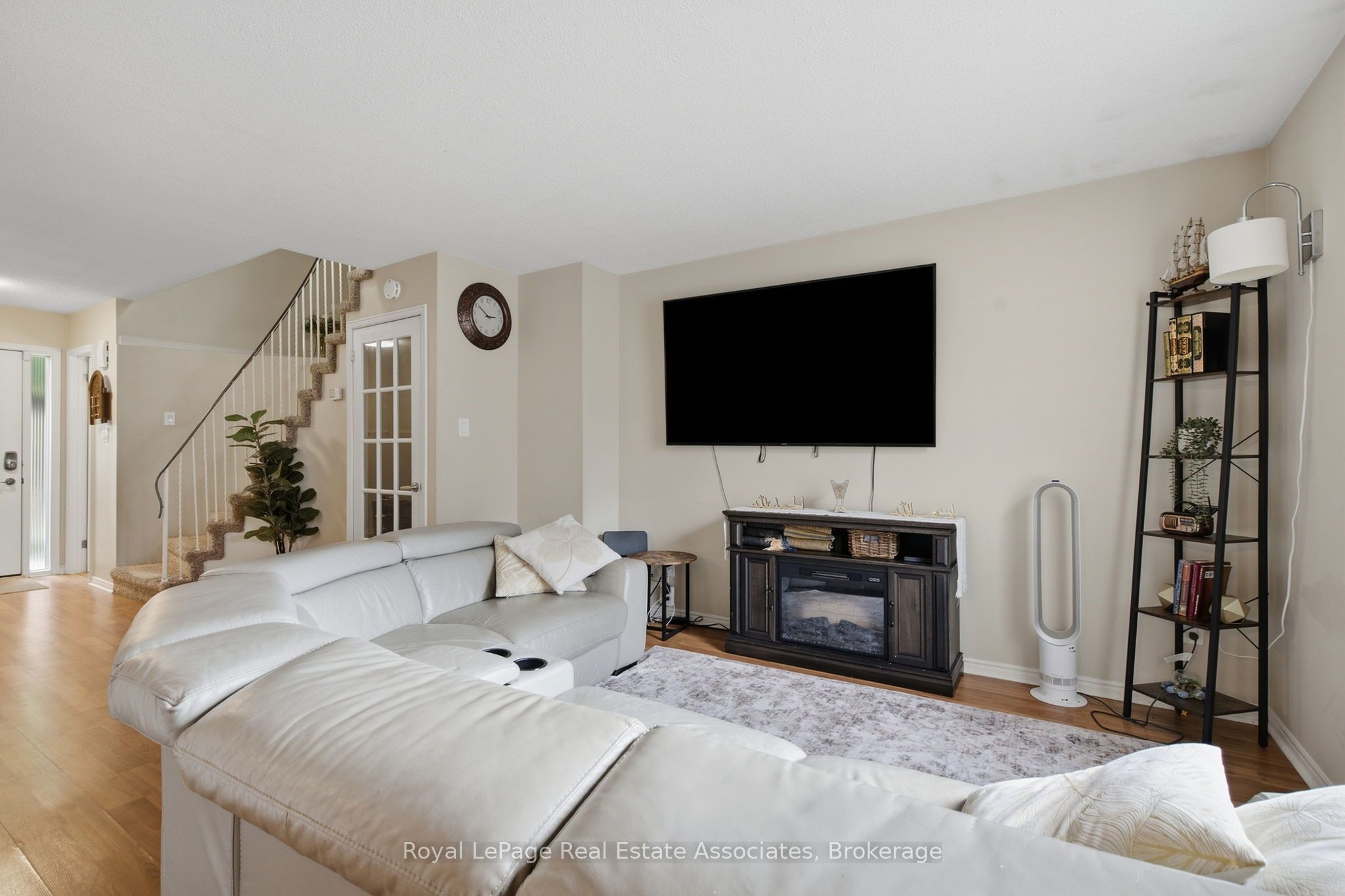 1693 Attawandaron Road Property Photo 10