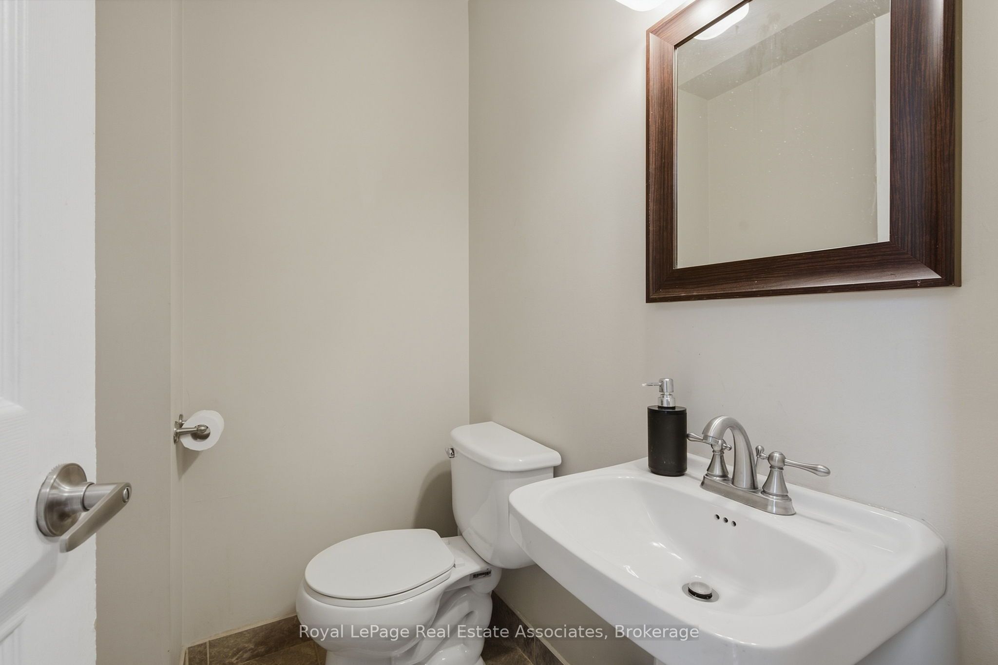 1693 Attawandaron Road Property Photo 20