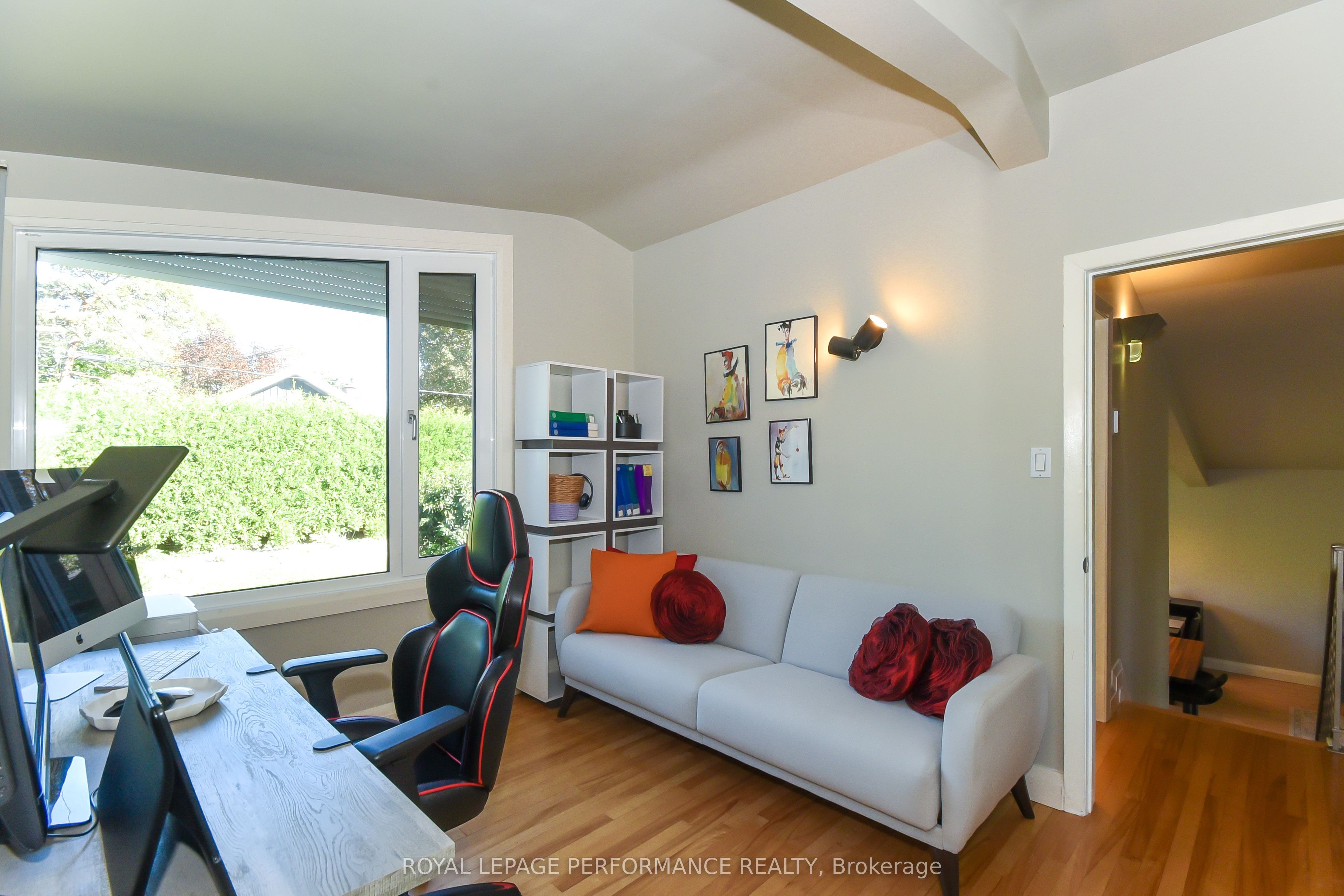 1554 Chomley Crescent Property Photo 24