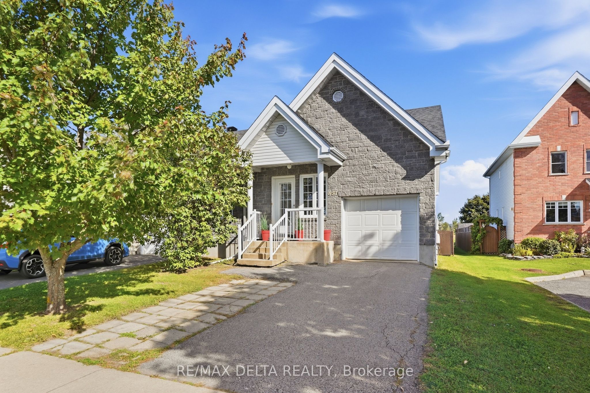 851 Nelson Street W Property Photo 2