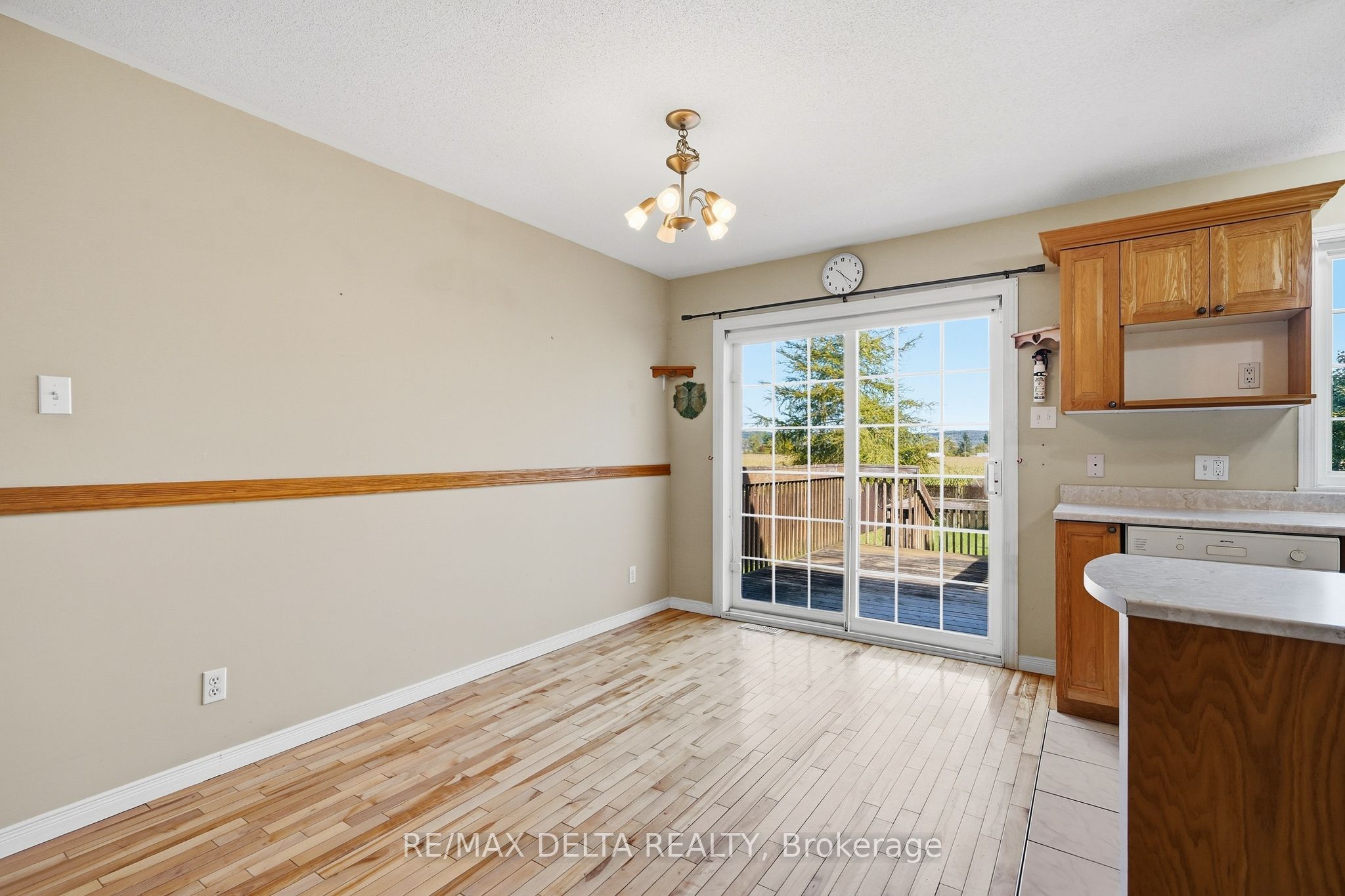 851 Nelson Street W Property Photo 8