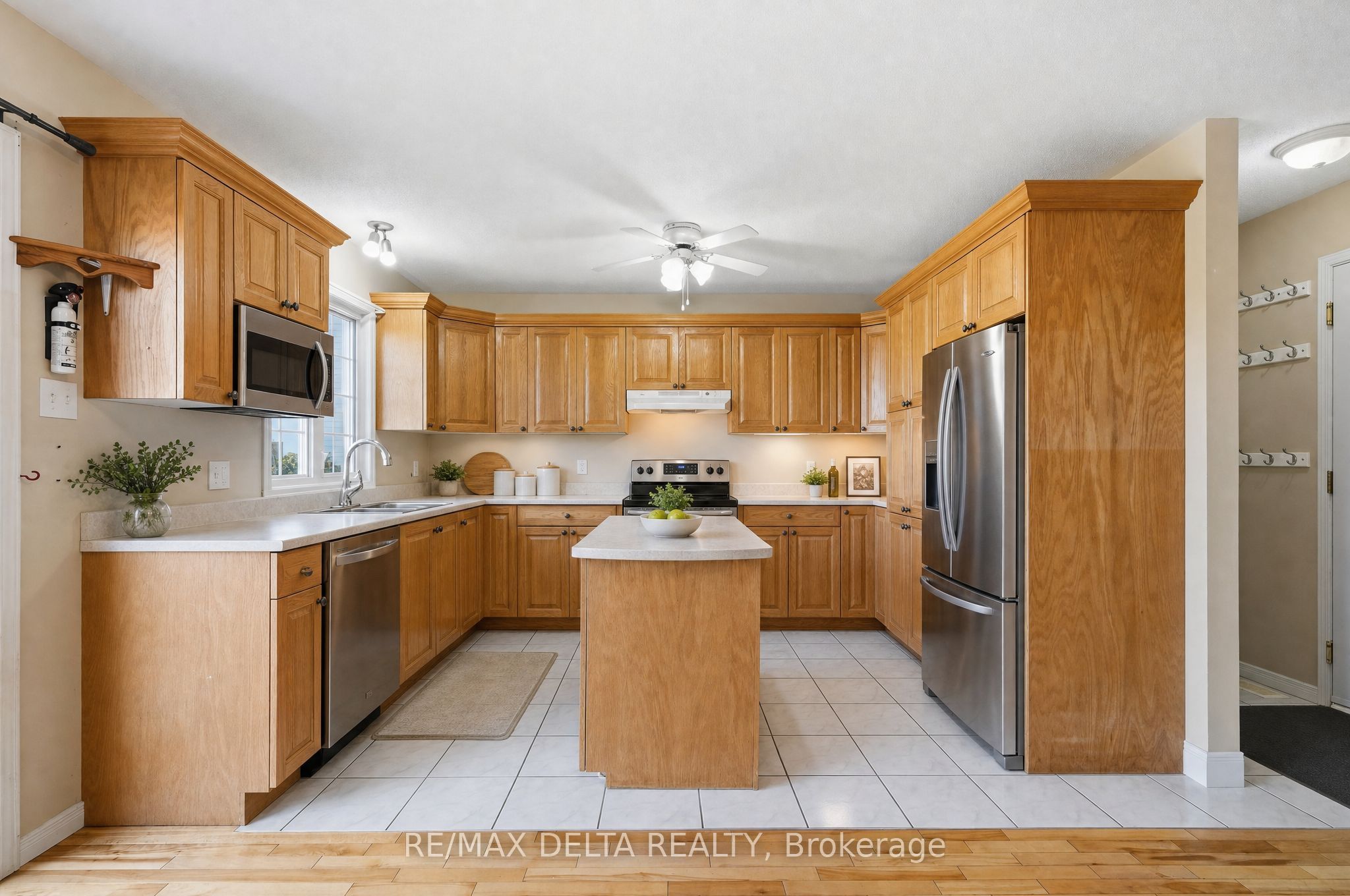 851 Nelson Street W Property Photo 9