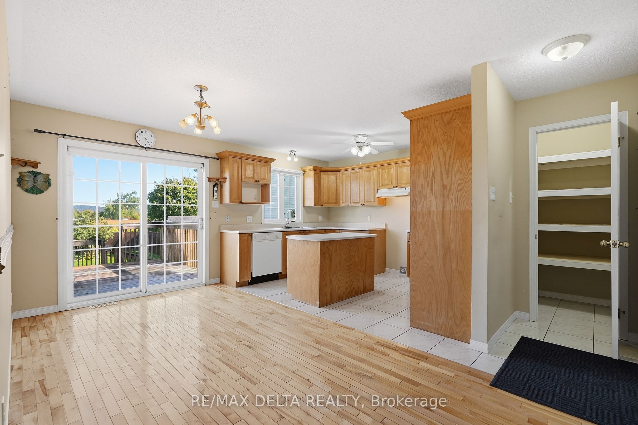 851 Nelson Street W Property Photo 11