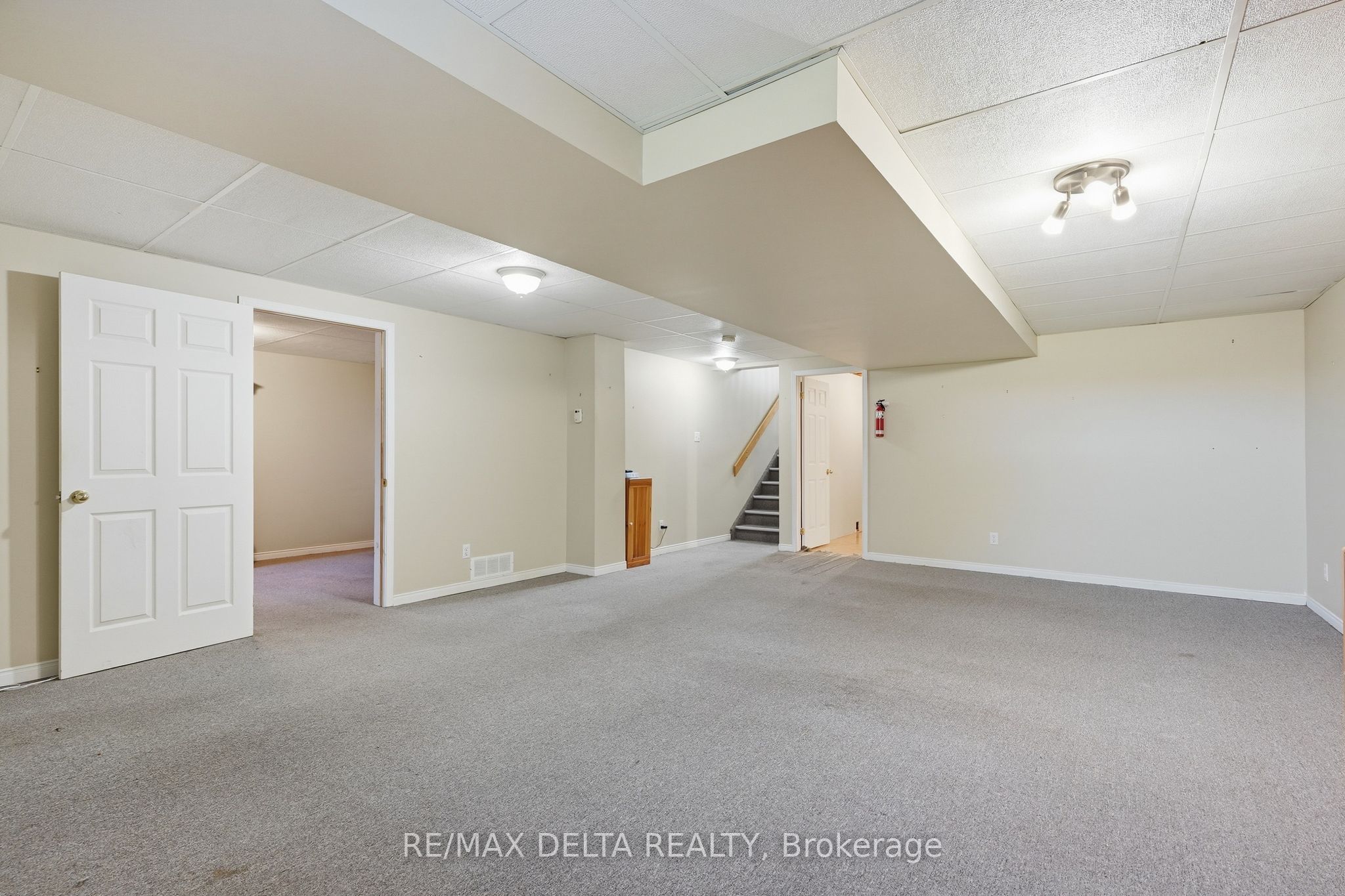 851 Nelson Street W Property Photo 25