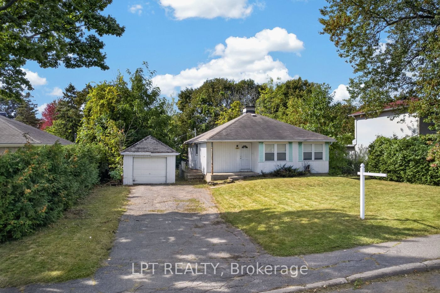 868 Mountainview Avenue Property Photo 1