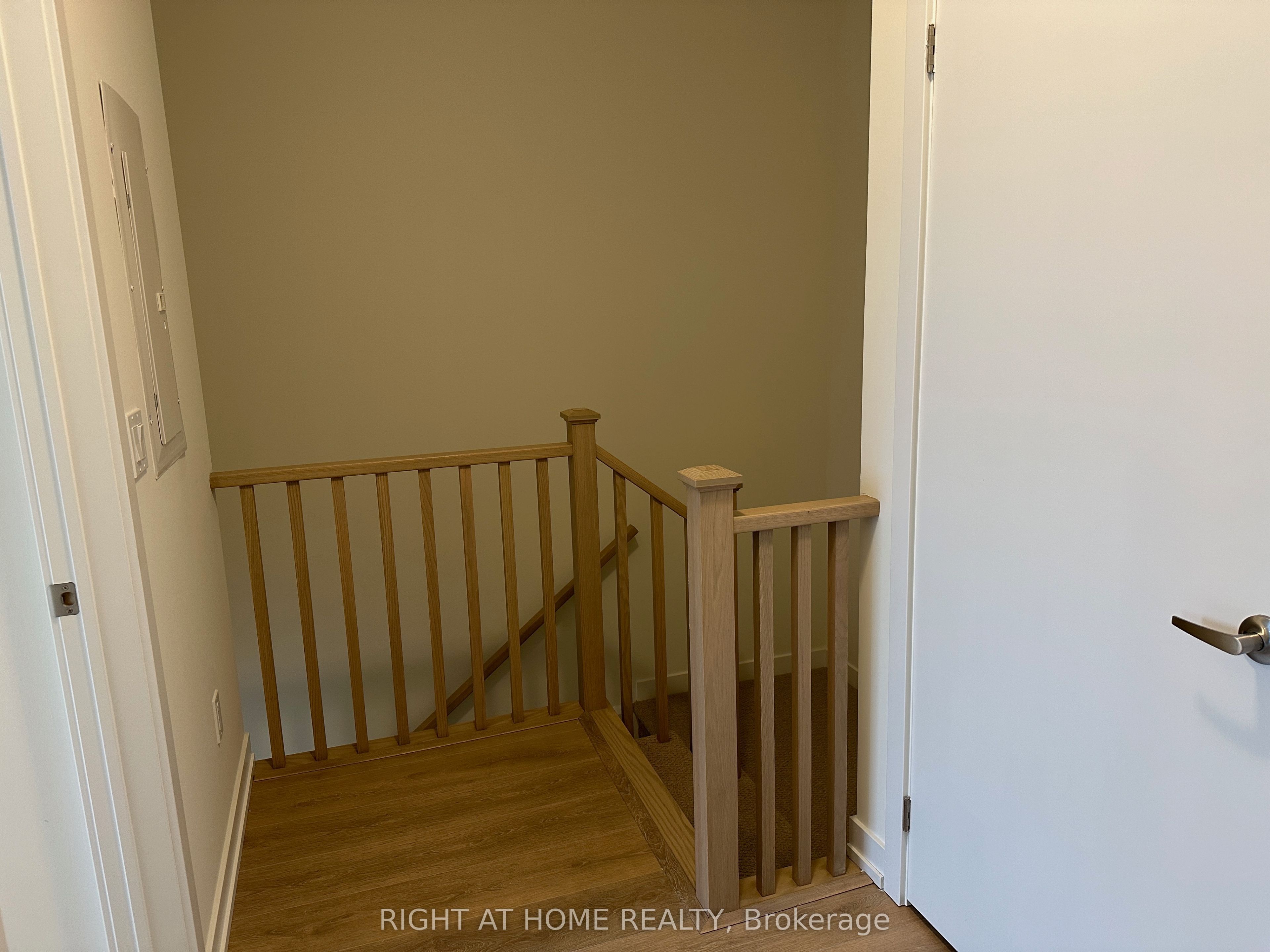 160 Densmore Road 1204 Property Photo 15