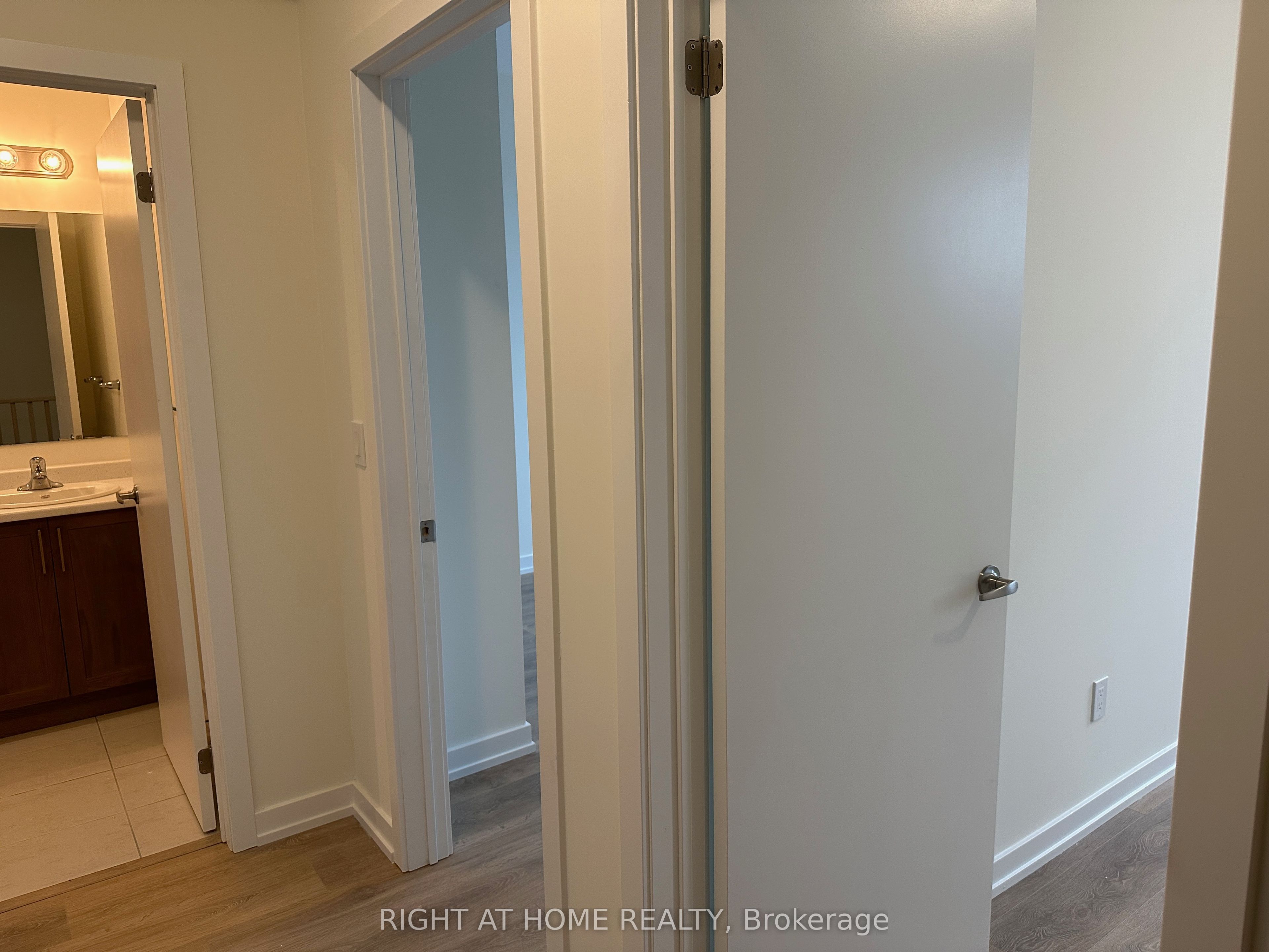 160 Densmore Road 1204 Property Photo 16