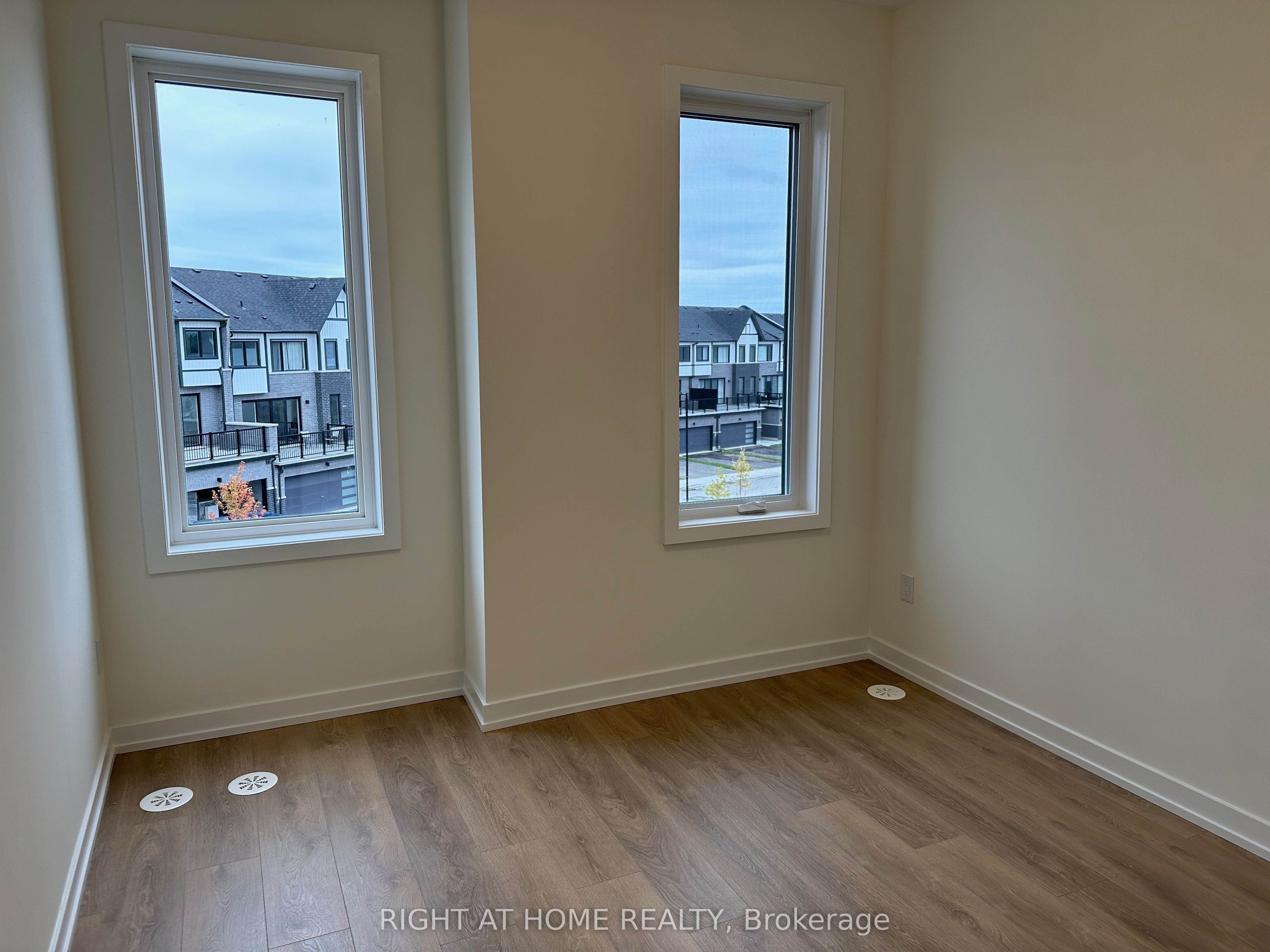 160 Densmore Road 1204 Property Photo 19