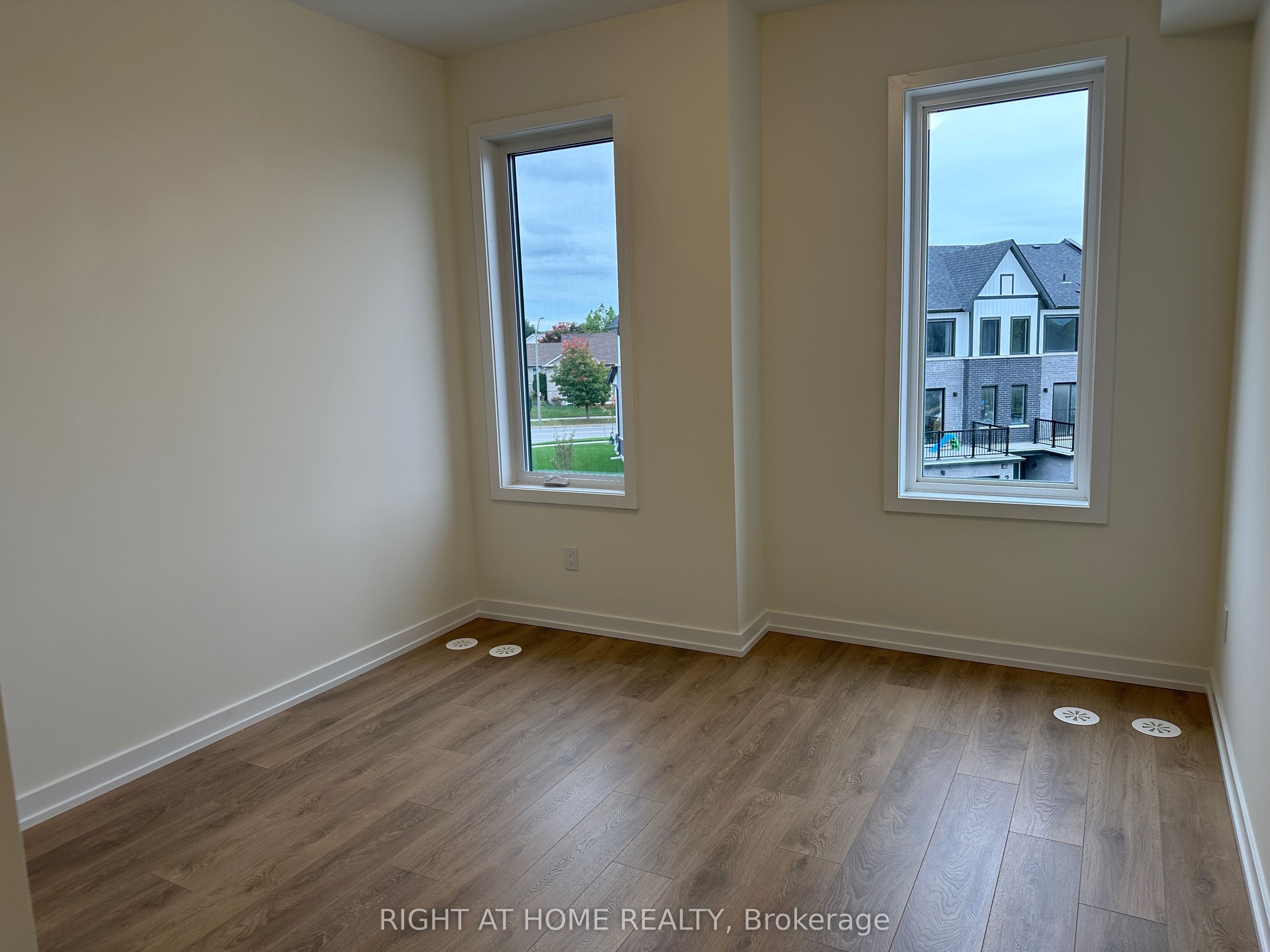 160 Densmore Road 1204 Property Photo 21