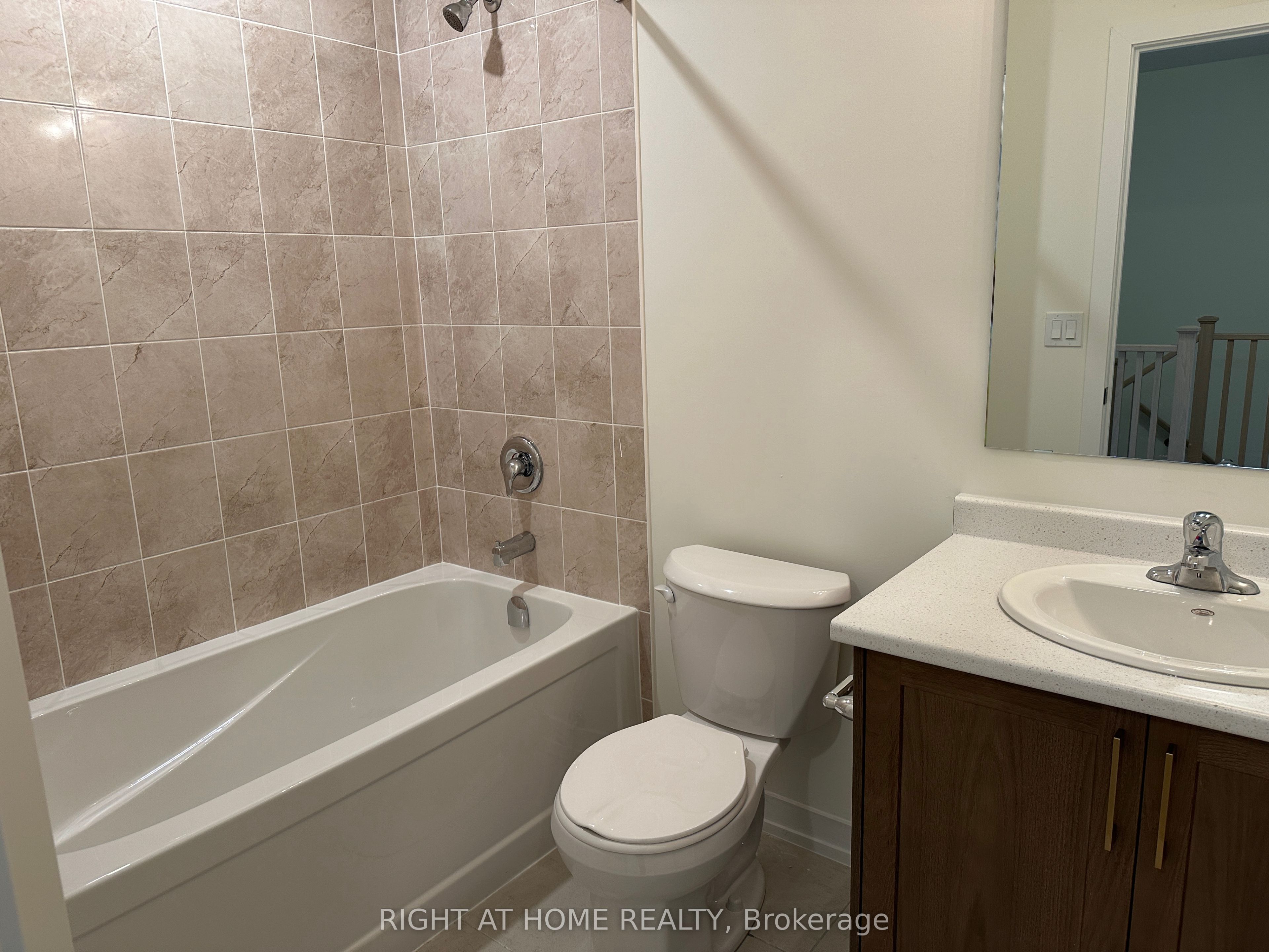 160 Densmore Road 1204 Property Photo 22