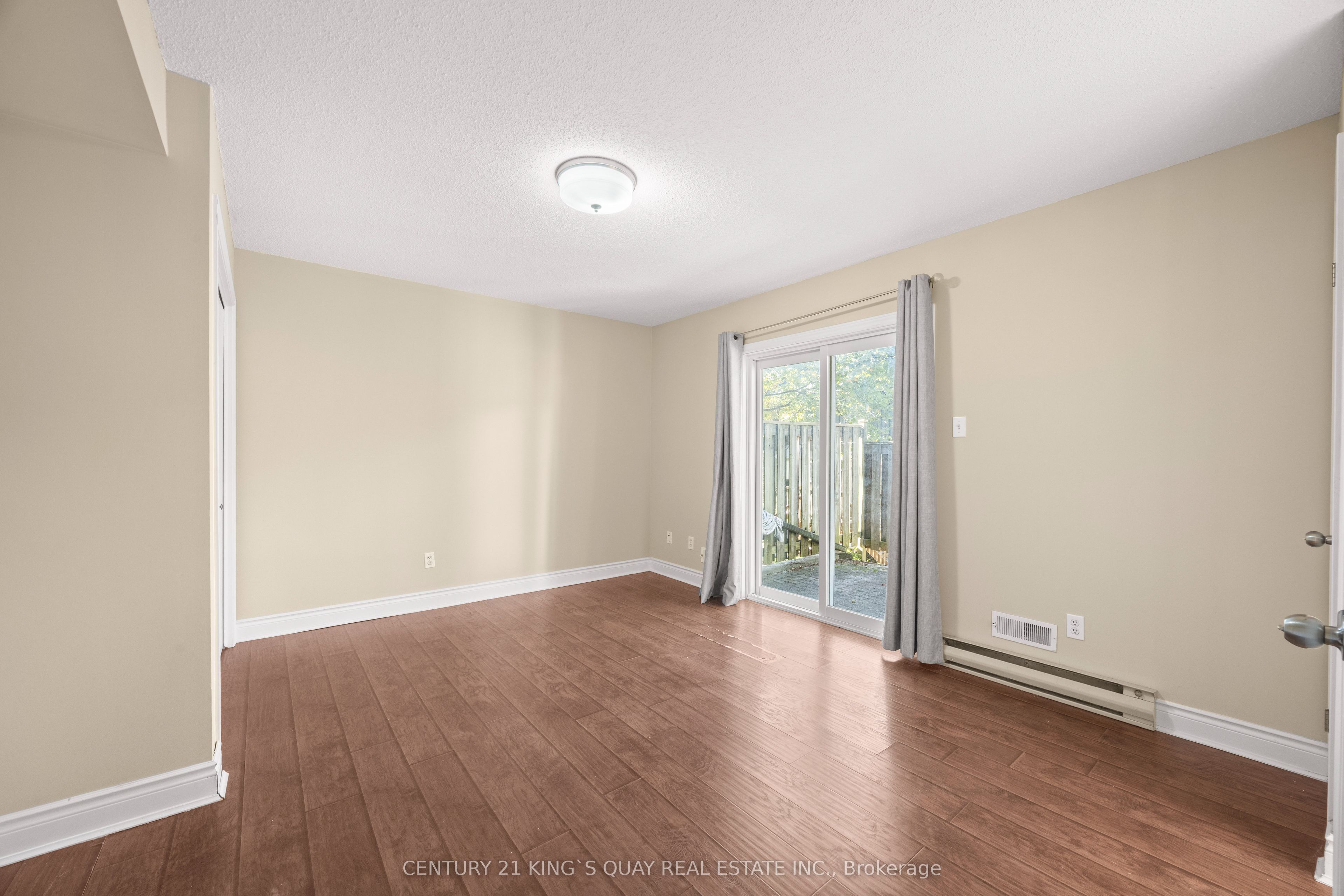 1548 Richmond Street 31 Property Photo 7