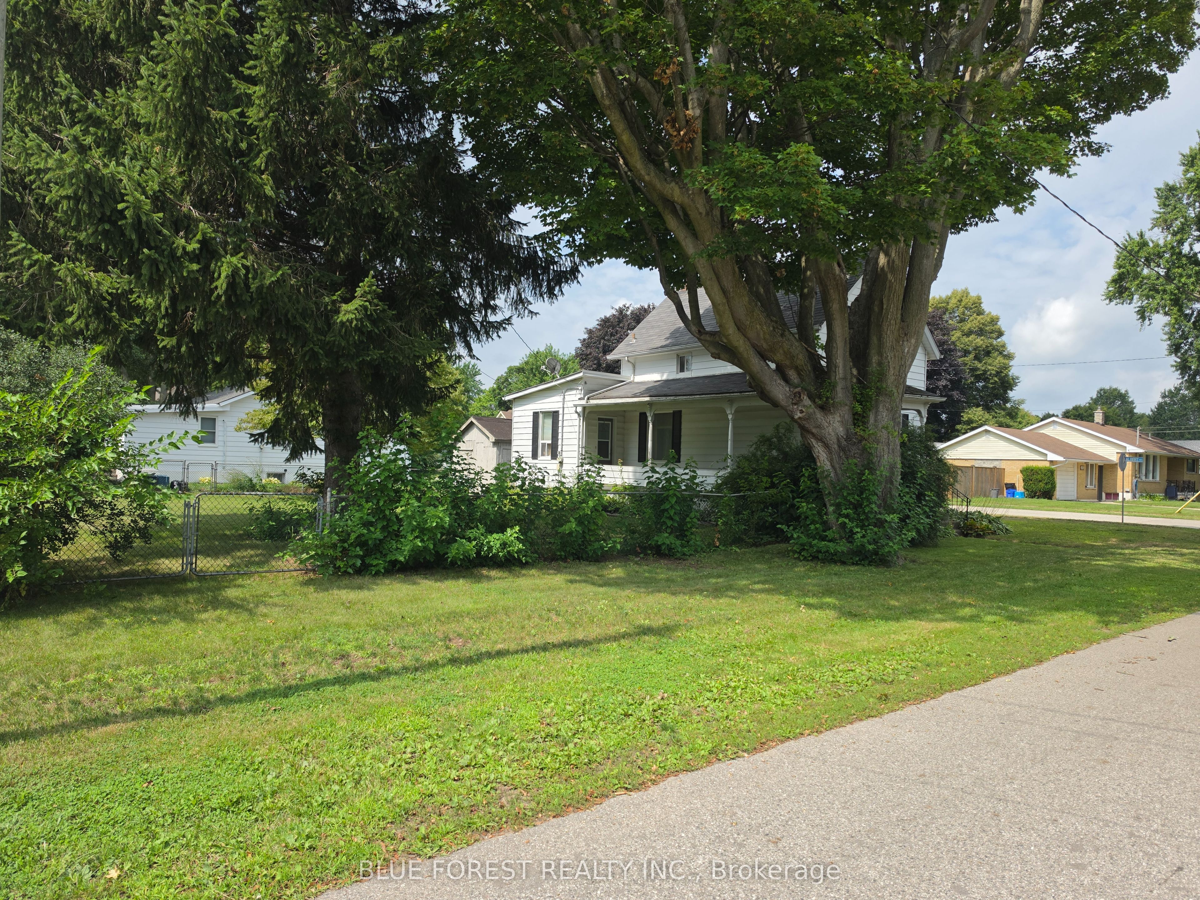248 Ridout Street Property Photo 2